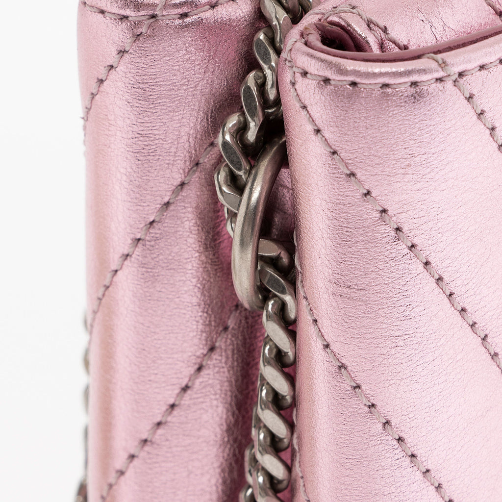 Saint Laurent Metallic Matelasse Lambskin Monogram Small Double Flap Bag (SHF-IdIvhA)