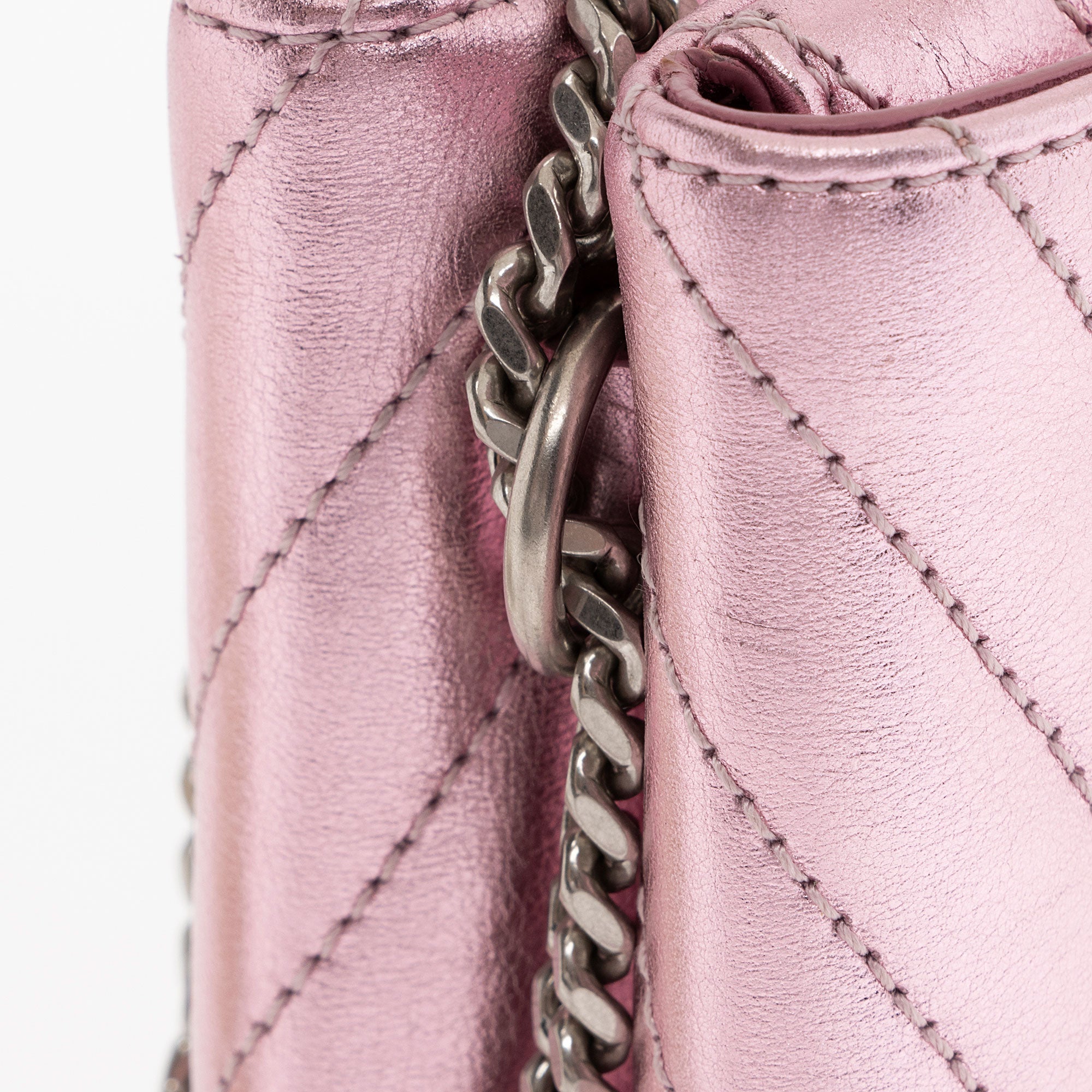 Saint Laurent Metallic Matelasse Lambskin Monogram Small Double Flap Bag (SHF-IdIvhA)