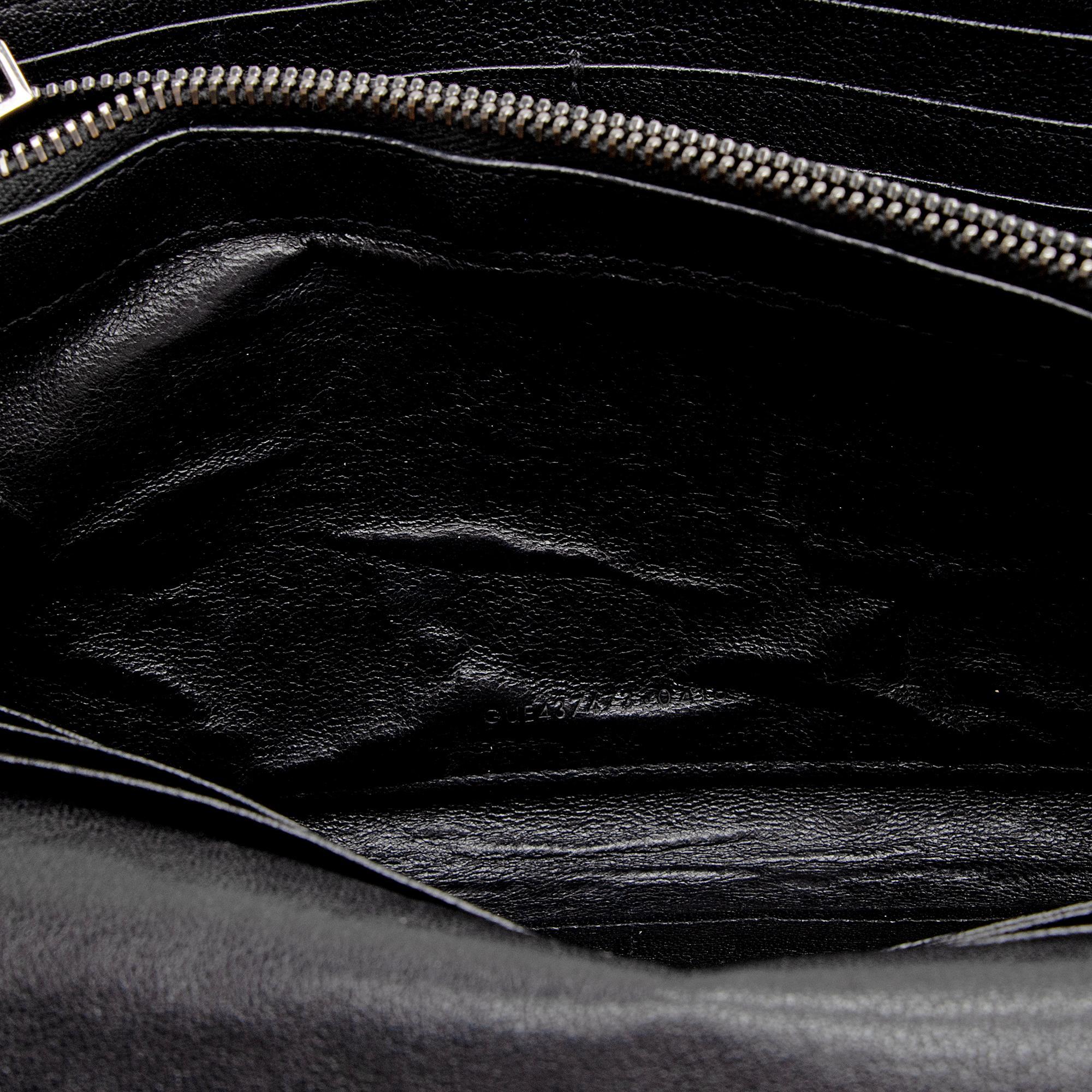 Saint Laurent Mixed Matelasse Calfskin Monogram Chain Wallet (SHF-f944Ez)