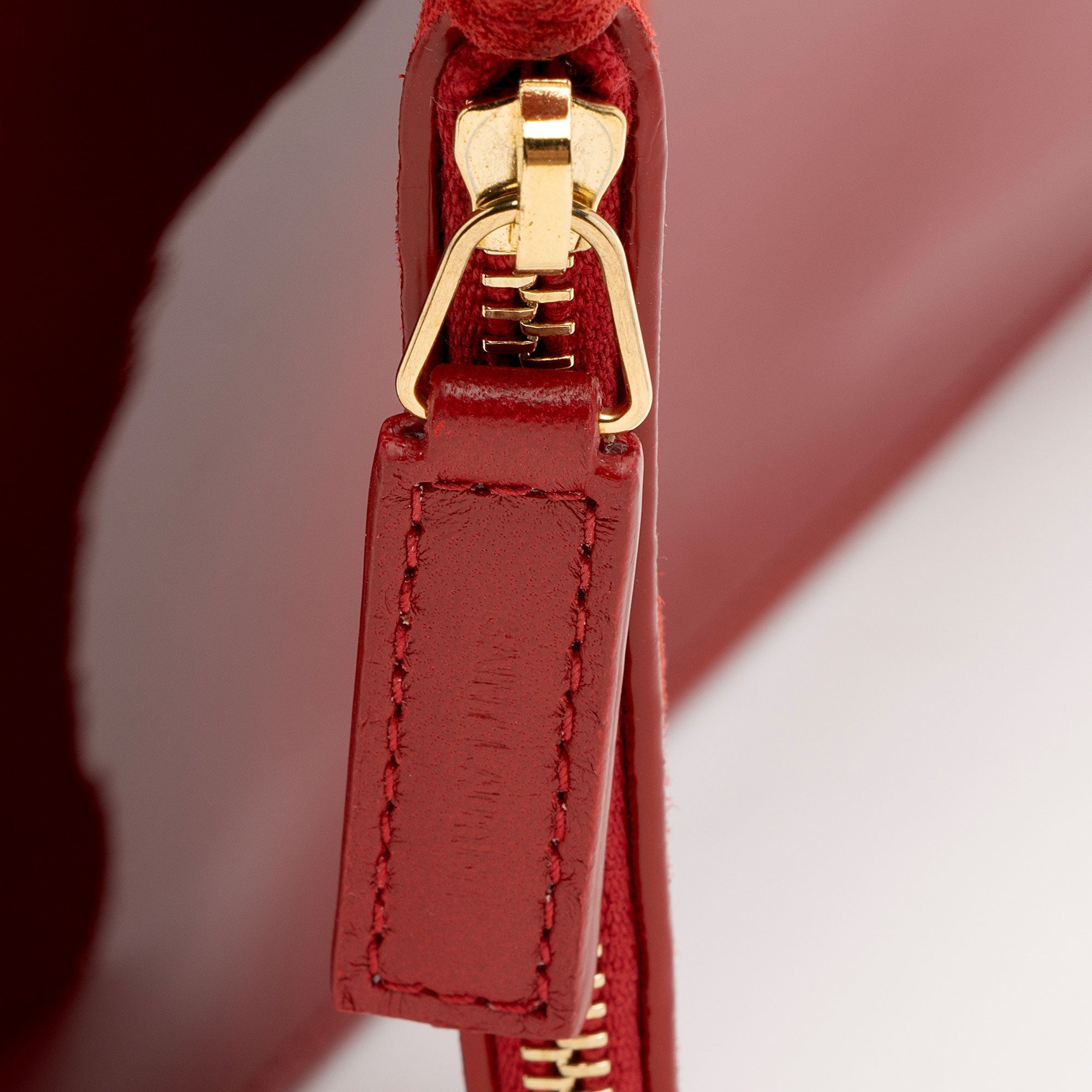 Saint Laurent Patent Leather Suzanne Small Hobo (SHF-2wiVvB)