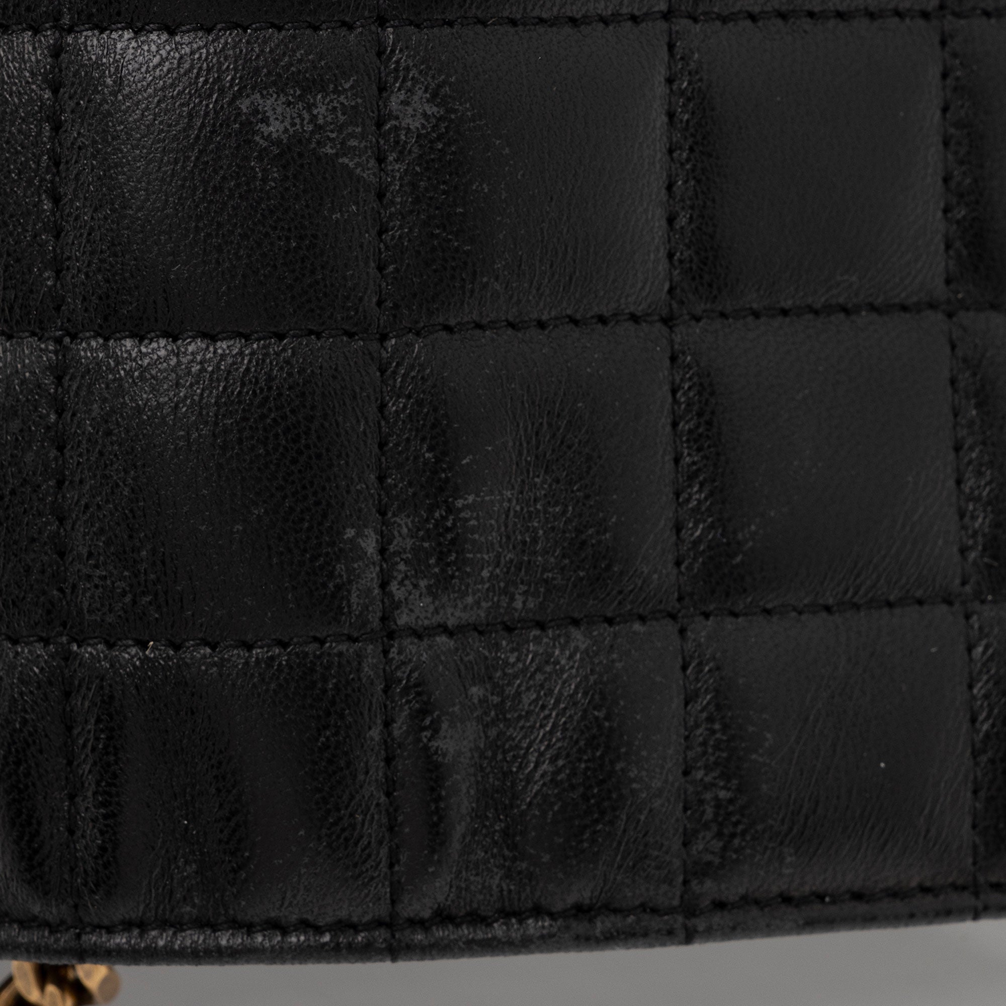 Saint Laurent Quilted Lambskin Monogram Cassandre Chain Wallet (SHF-4bOtX7)
