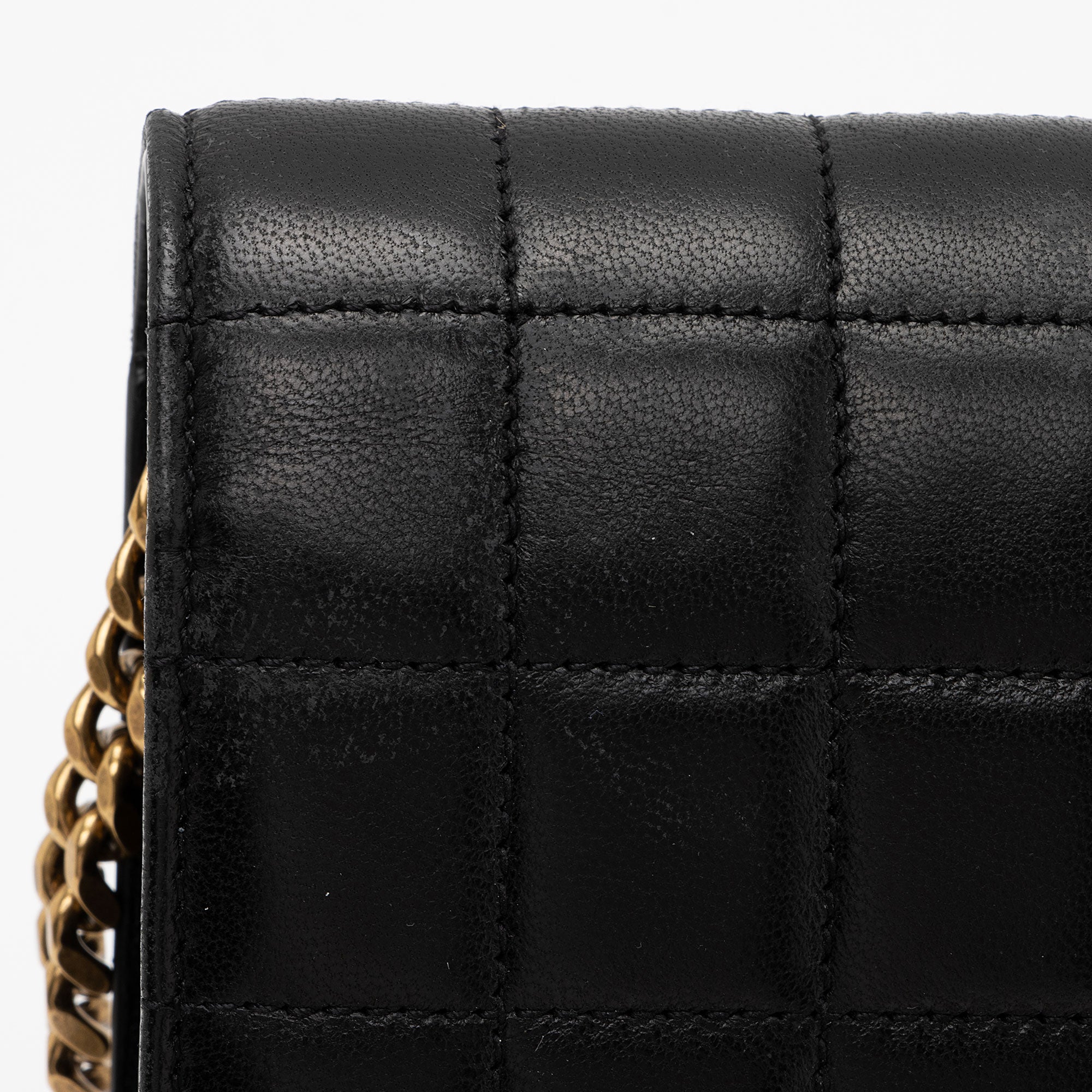 Saint Laurent Quilted Lambskin Monogram Cassandre Chain Wallet (SHF-4bOtX7)