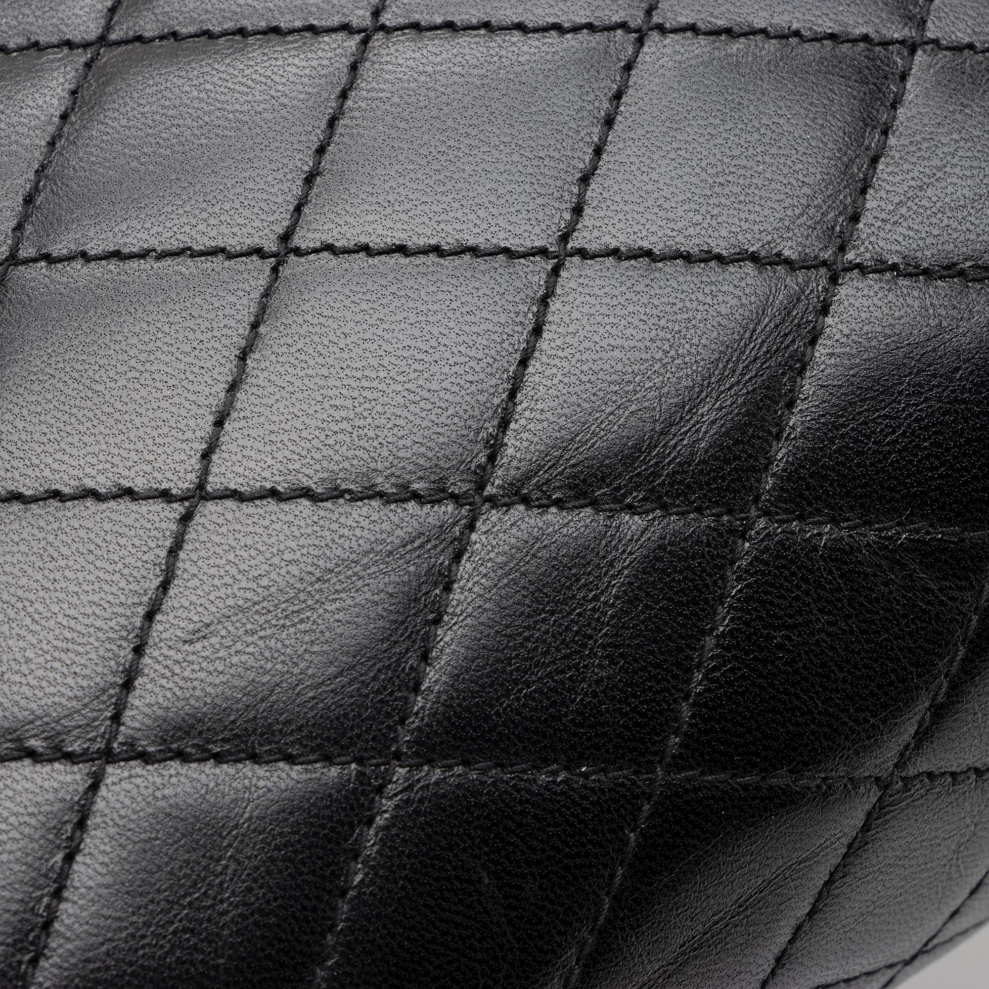 Saint Laurent Quilted Lambskin Monogram Victoire Baby Chain Clutch (SHF-M6OIgU)
