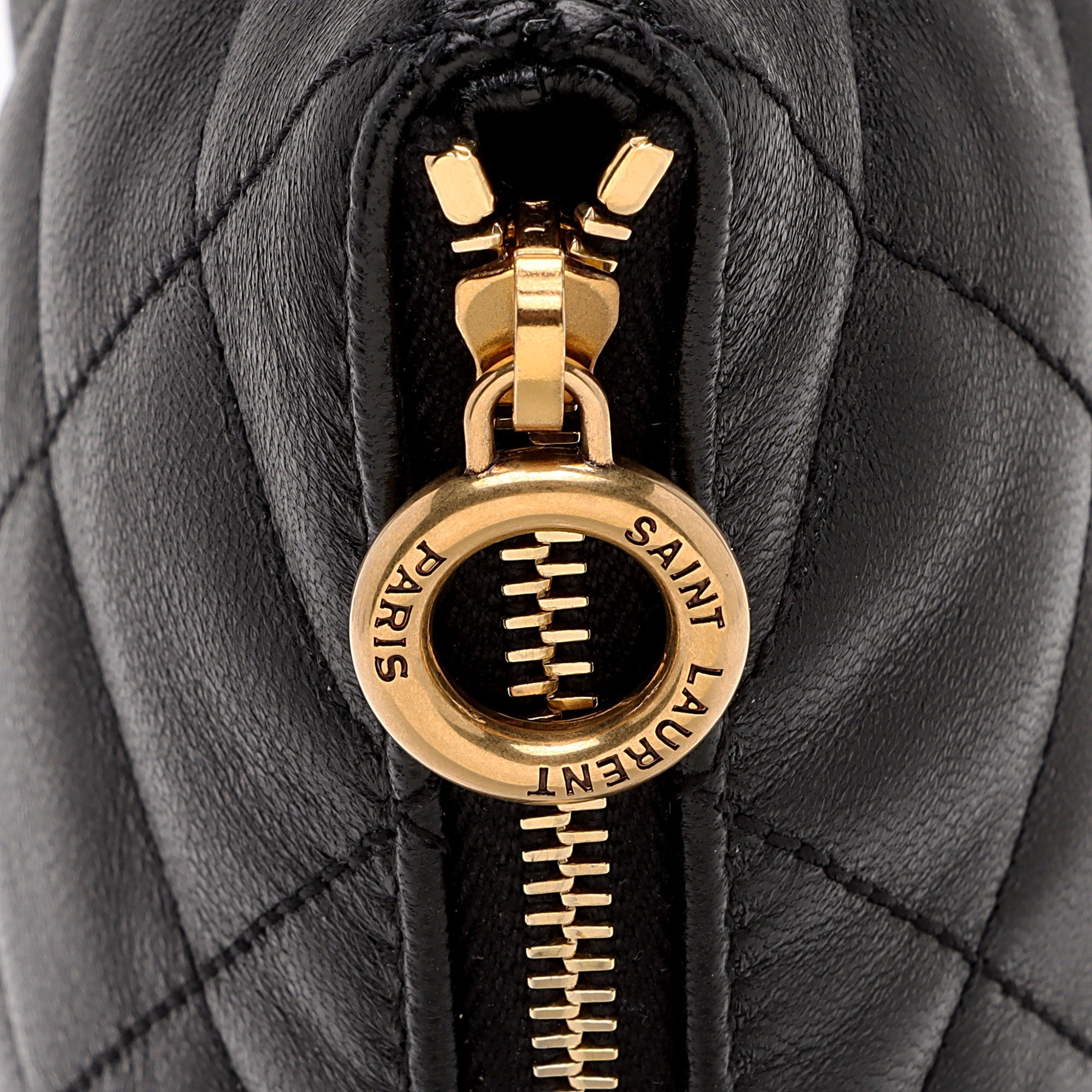 Saint Laurent Quilted Lambskin Pouch (SHF-ixv7Bg)