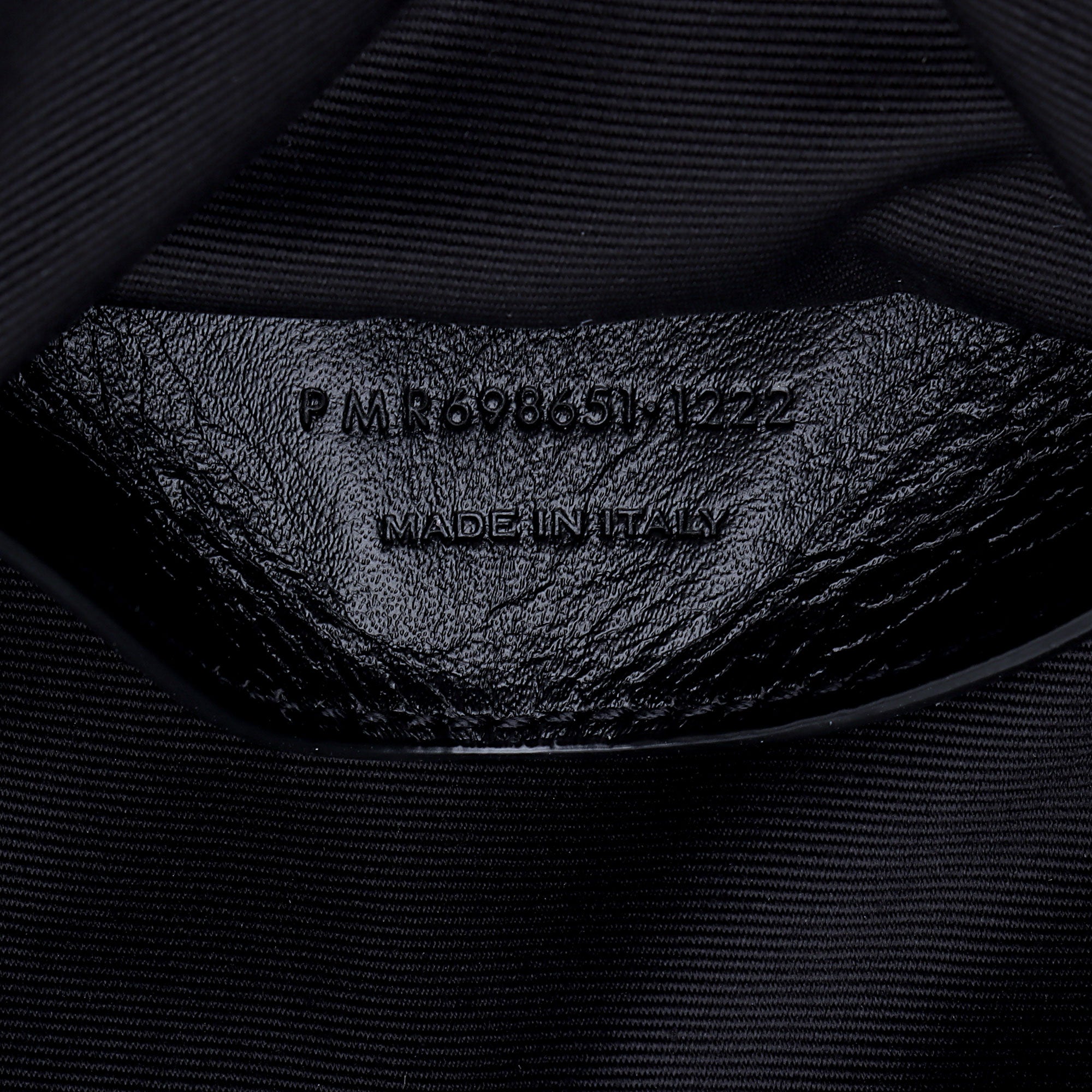 Saint Laurent Quilted Lambskin Pouch (SHF-ixv7Bg)