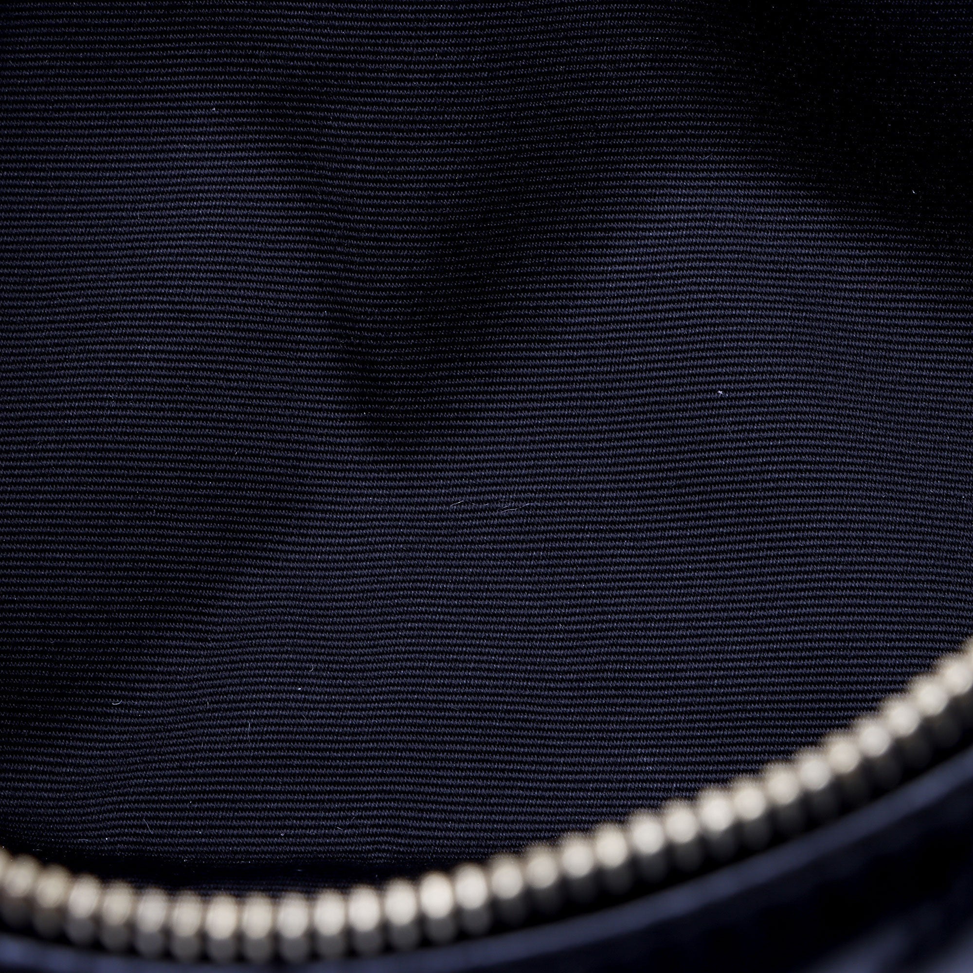 Saint Laurent Quilted Lambskin Pouch (SHF-ixv7Bg)