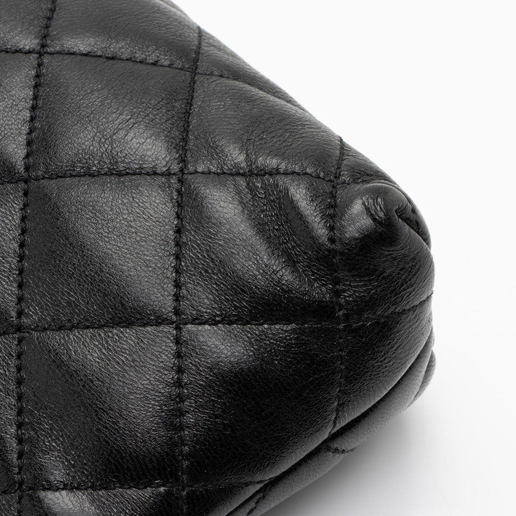 Saint Laurent Quilted Lambskin Pouch (SHF-j2MZSD)