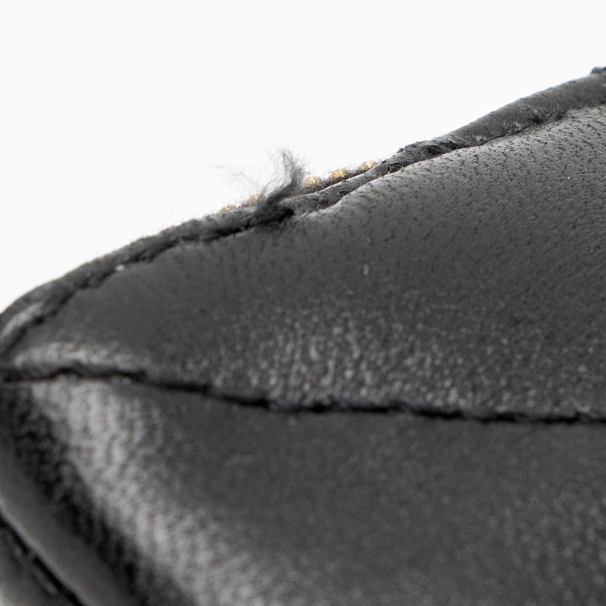 Saint Laurent Quilted Lambskin Pouch (SHF-wmqUwV)