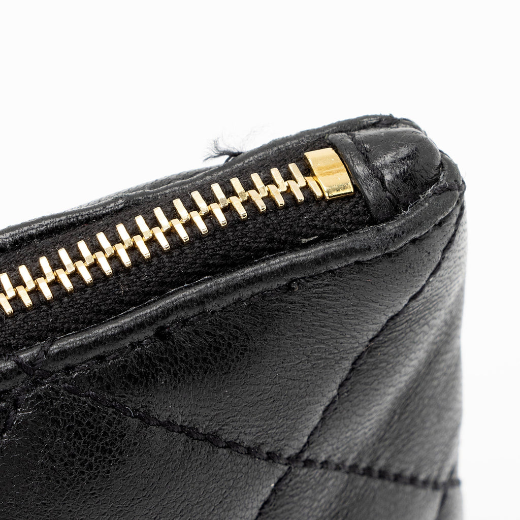 Saint Laurent Quilted Lambskin Pouch (SHF-wmqUwV)