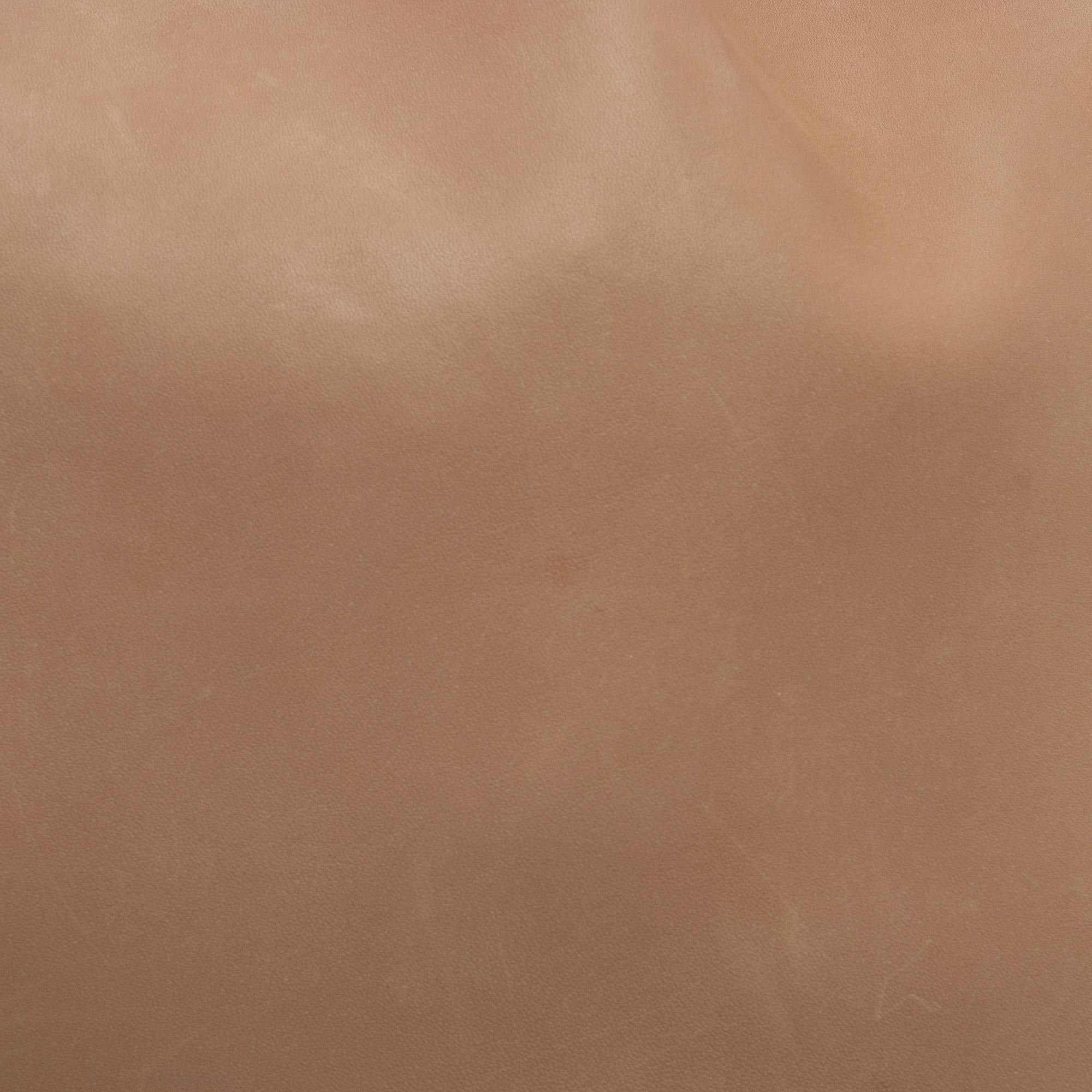 Saint Laurent Smooth Calfskin Paris VII Flat Medium Hobo (SHF-cypHQU)