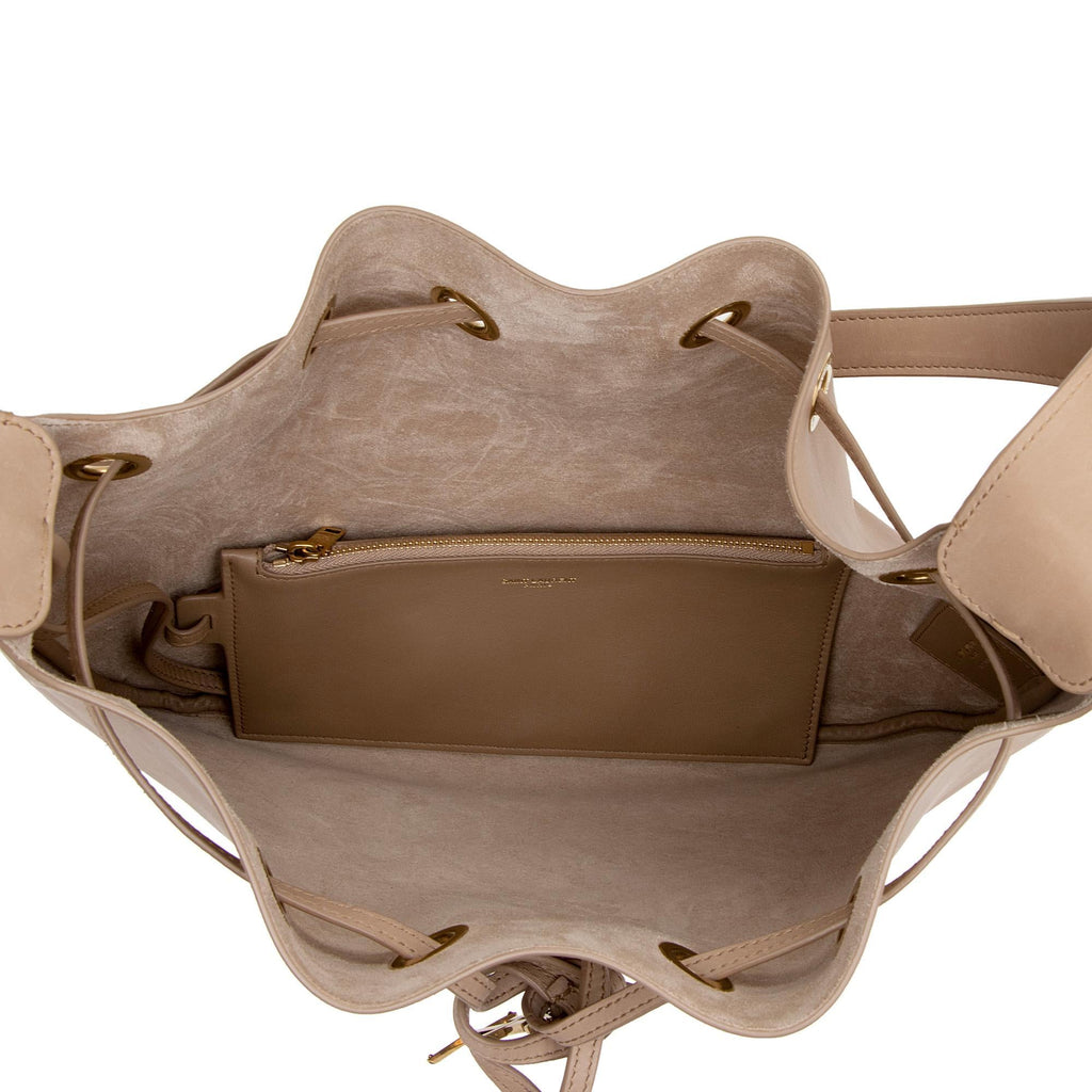 Saint Laurent Smooth Calfskin Paris VII Flat Medium Hobo (SHF-cypHQU)