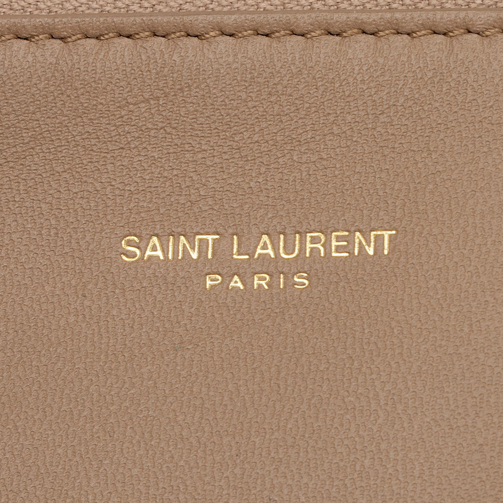 Saint Laurent Smooth Calfskin Paris VII Flat Medium Hobo (SHF-cypHQU)
