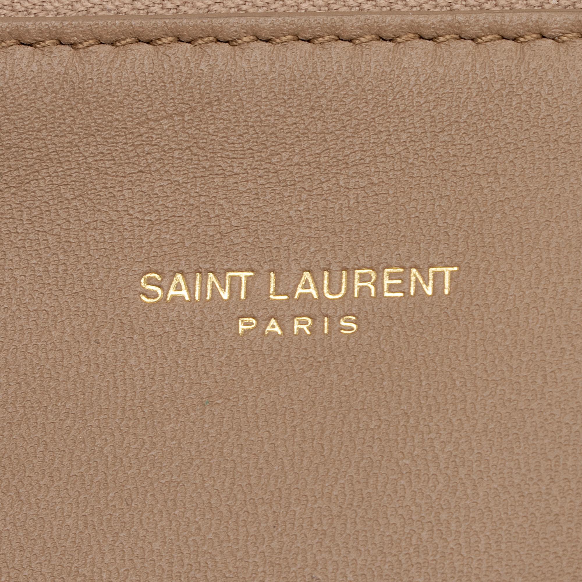 Saint Laurent Smooth Calfskin Paris VII Flat Medium Hobo (SHF-cypHQU)
