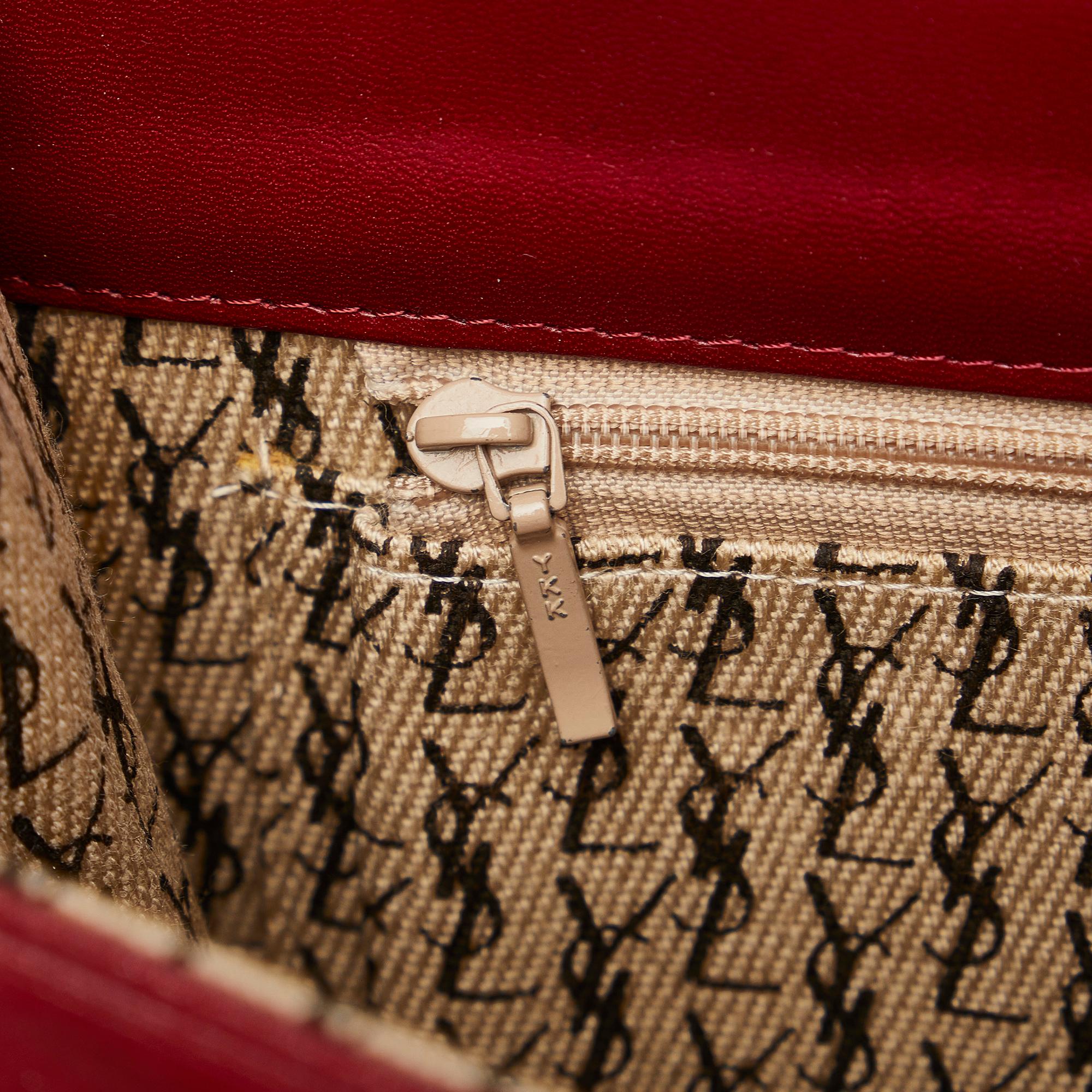 Saint Laurent Studded Leather Clutch Bag (SHG-ptOwqf)