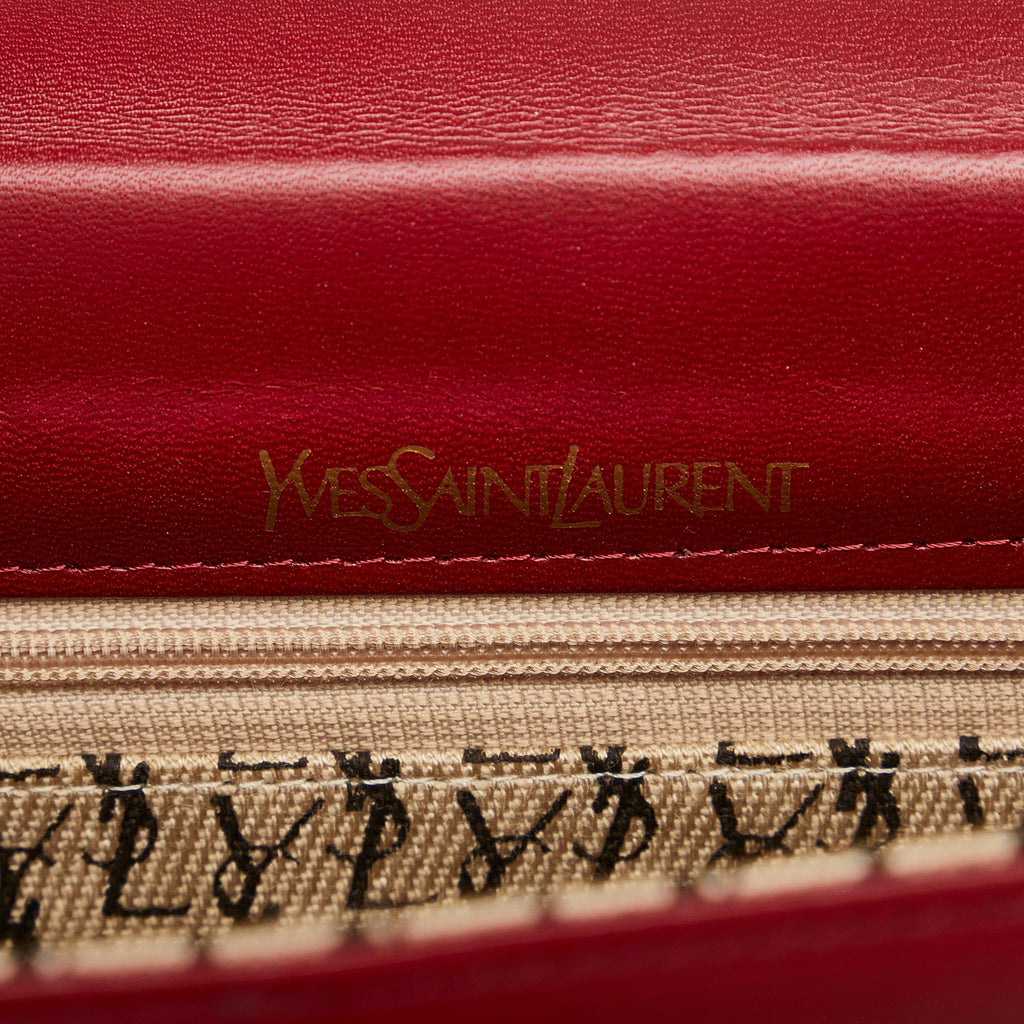Saint Laurent Studded Leather Clutch Bag (SHG-ptOwqf)