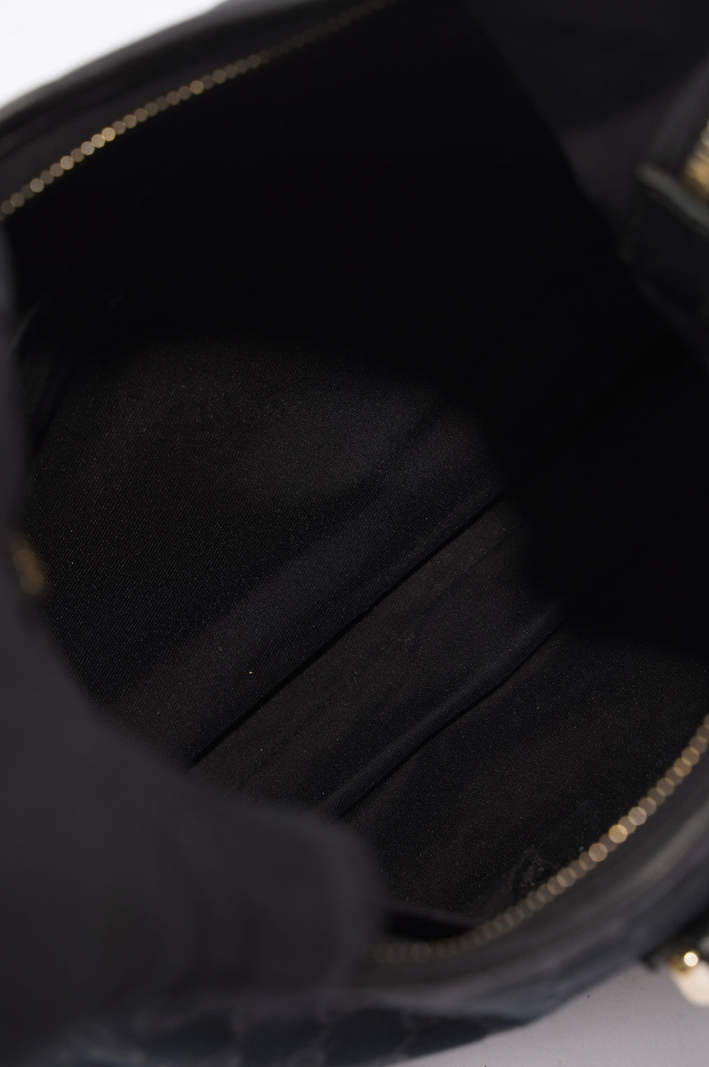 Gucci Abbey GG Shoulder Bag Black Supreme Canvas