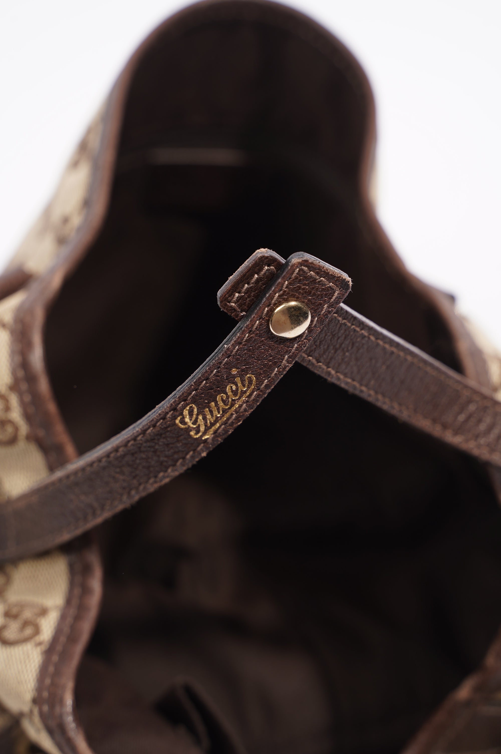 Gucci Pelham Shoulder Bag Supreme Canvas