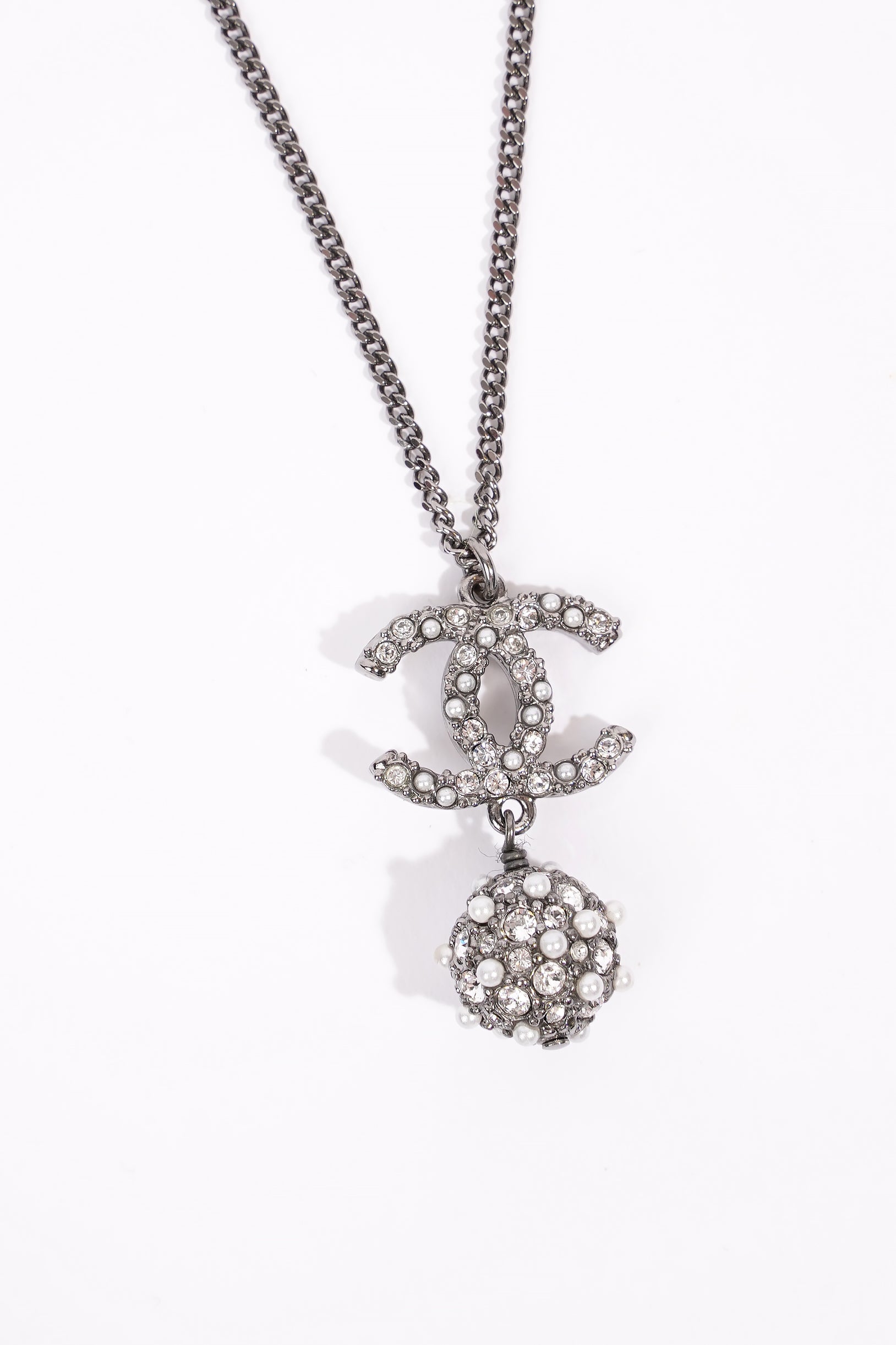Chanel Logo Mirror Ball Necklace Silver / Pearl Base Metal