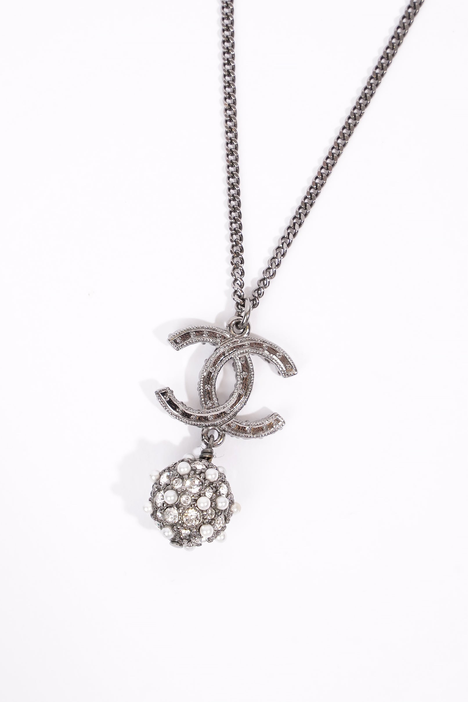 Chanel Logo Mirror Ball Necklace Silver / Pearl Base Metal