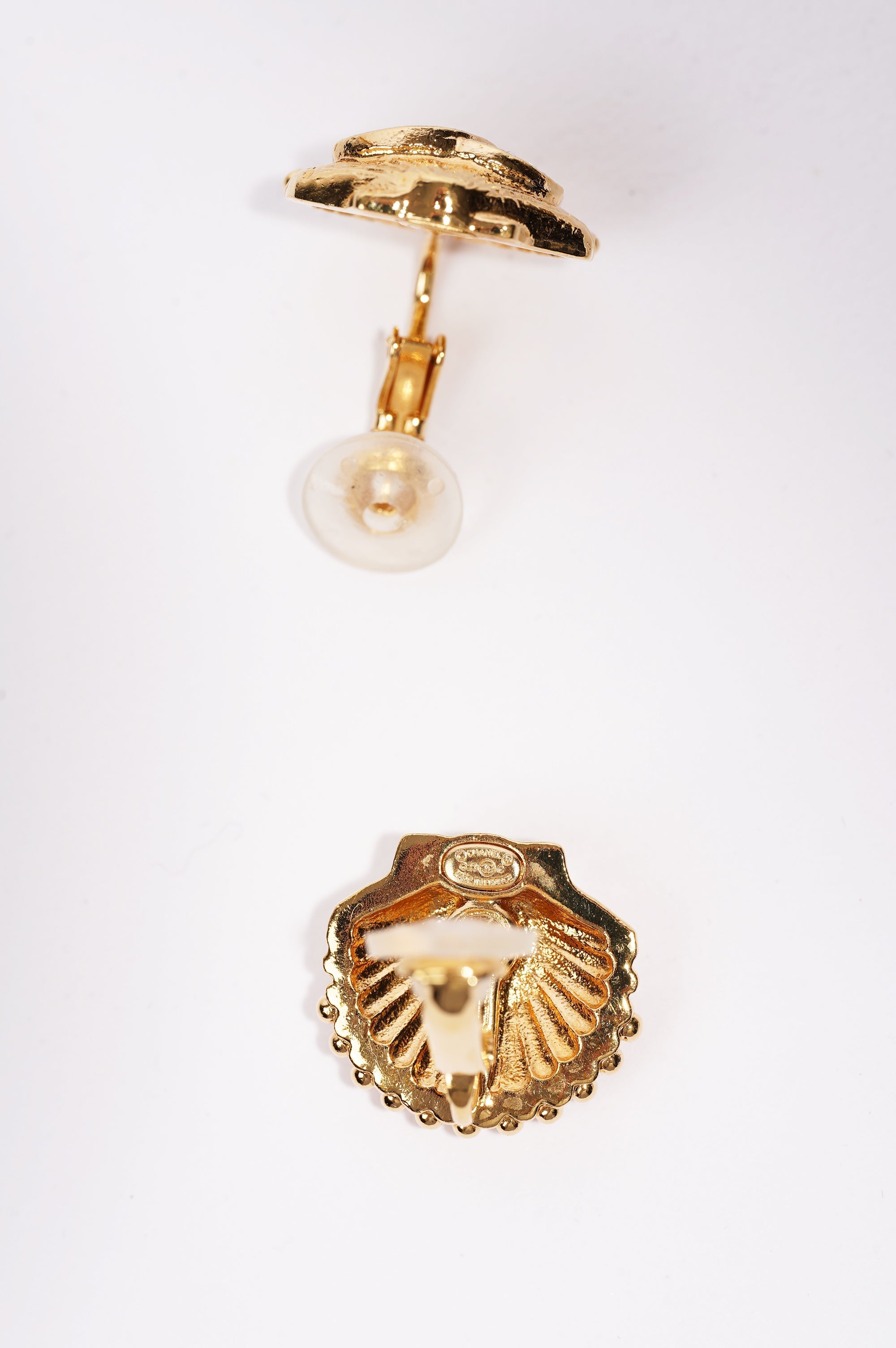 Chanel Shell Logo Earrings Gold / Multicolour Diamantes Base Metal
