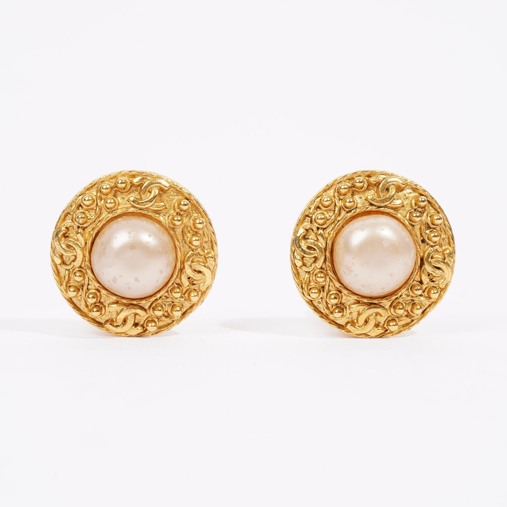 Chanel Gripoix Logo Earings Gold / Gripoix Base Metal