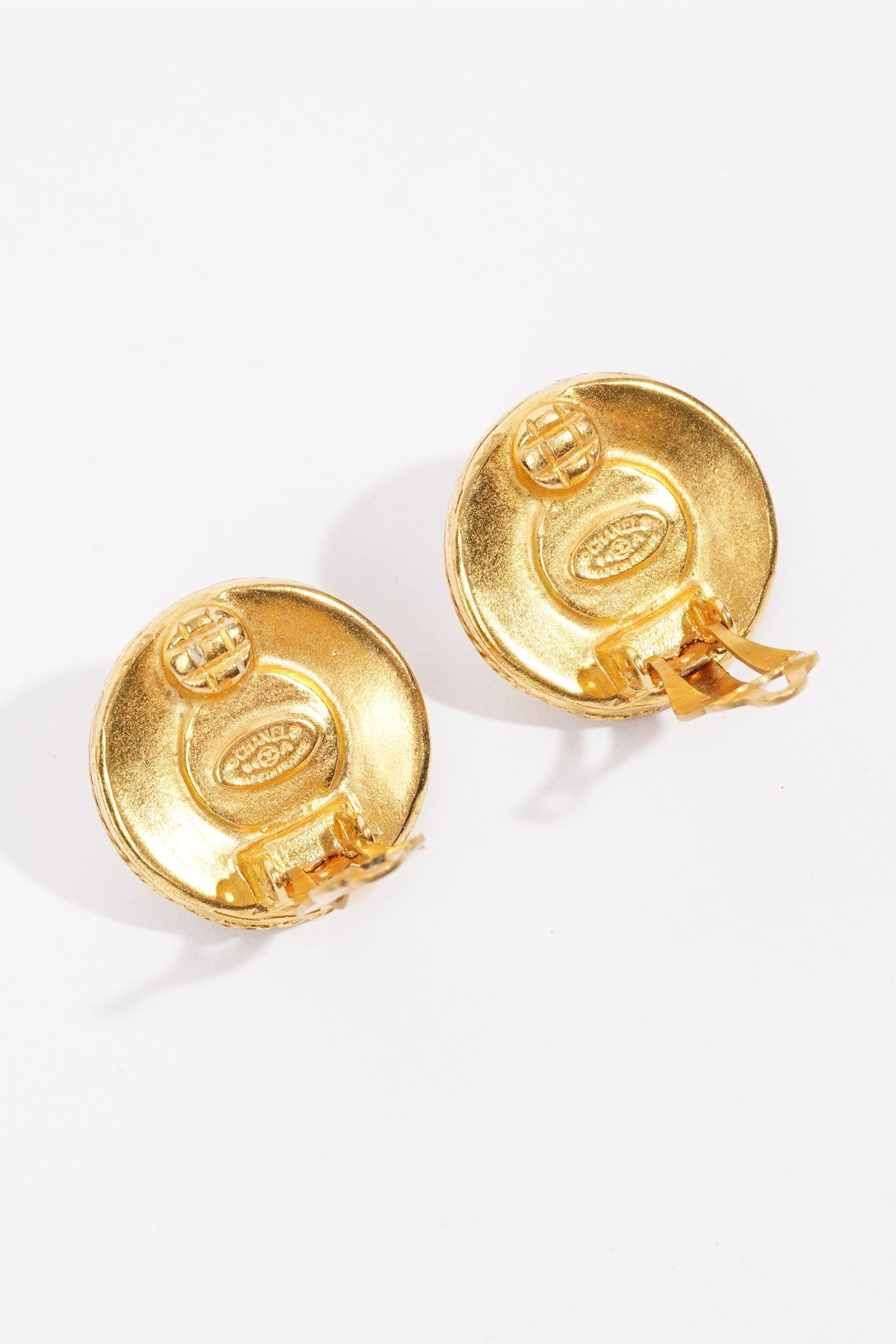 Chanel Gripoix Logo Earings Gold / Gripoix Base Metal