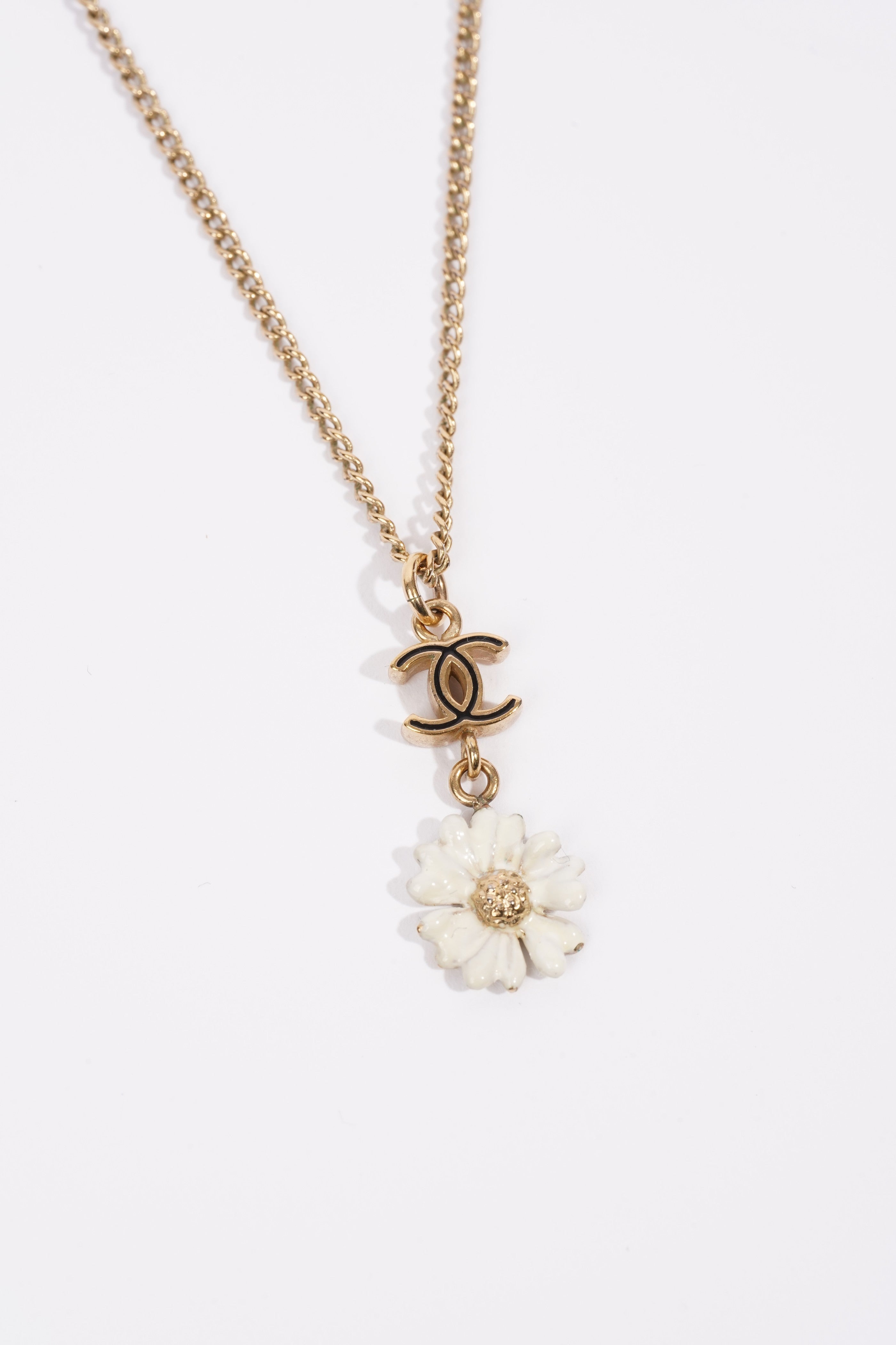 Chanel Logo Flower Necklace Gold / White Base Metal