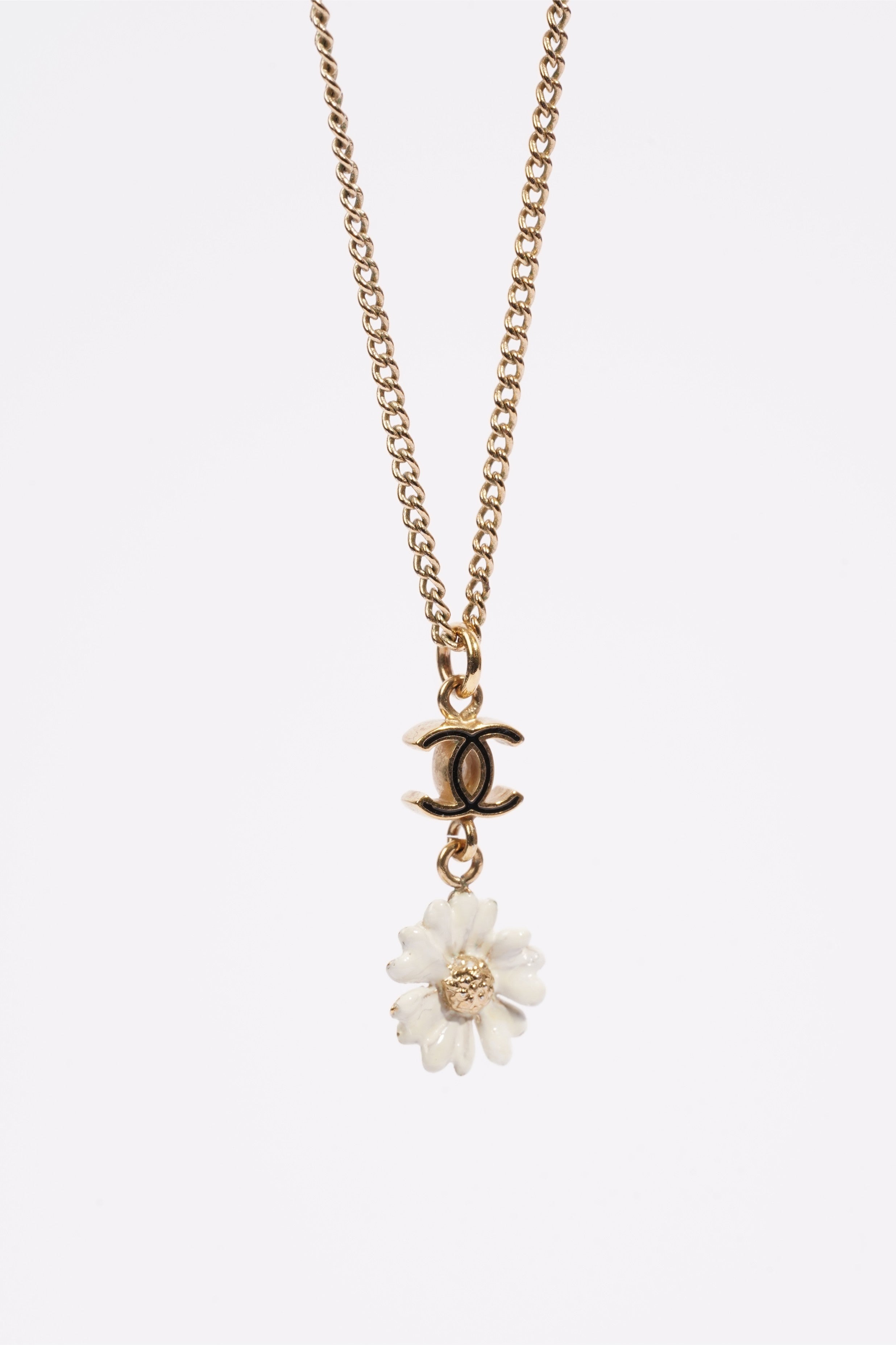 Chanel Logo Flower Necklace Gold / White Base Metal