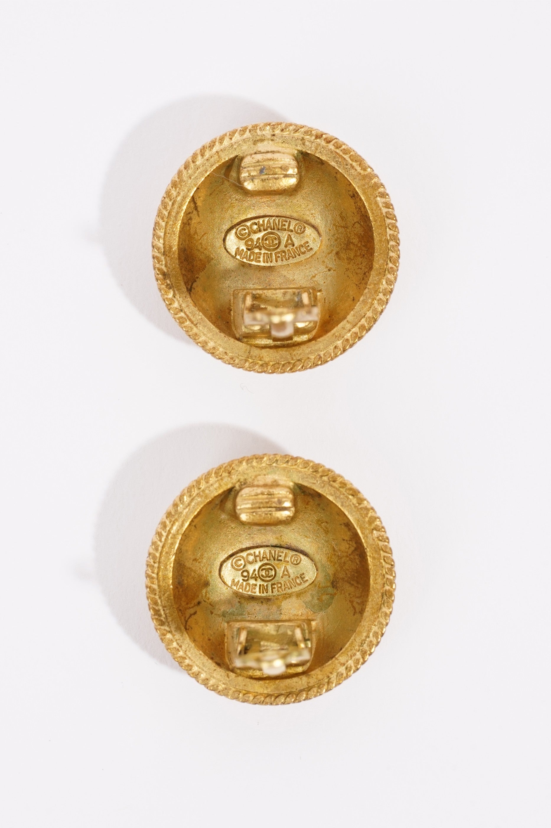 Chanel Smooth Round Logo Earrings Gold Gold Plated