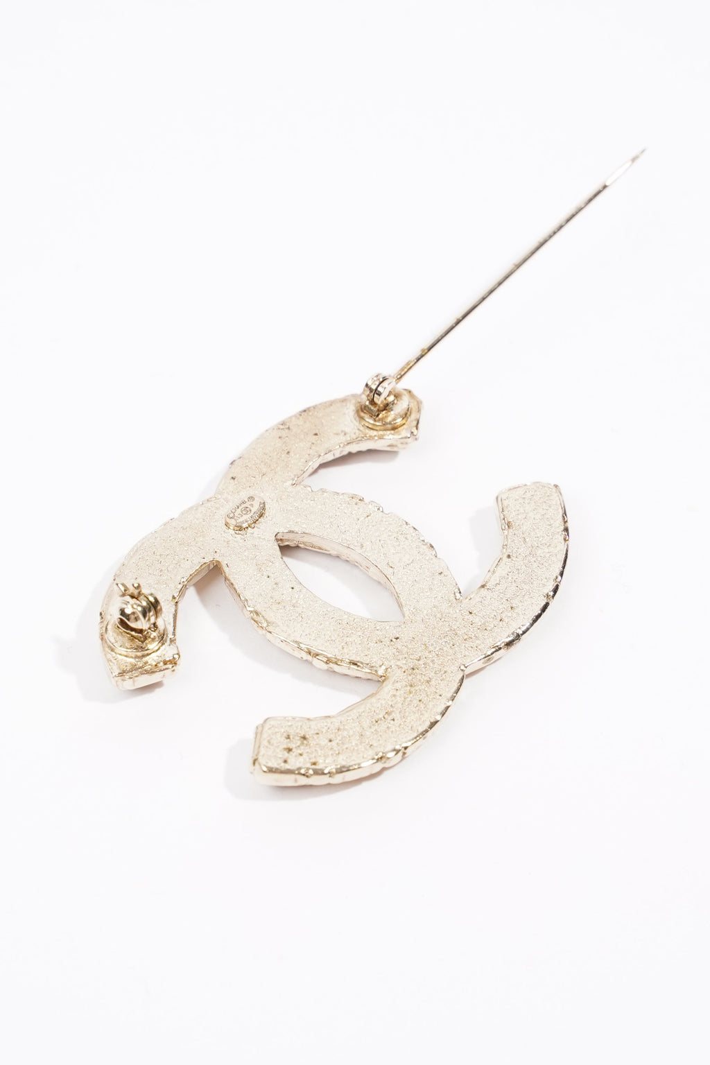 Chanel Brooch Gold / Diamantes Gold Plated