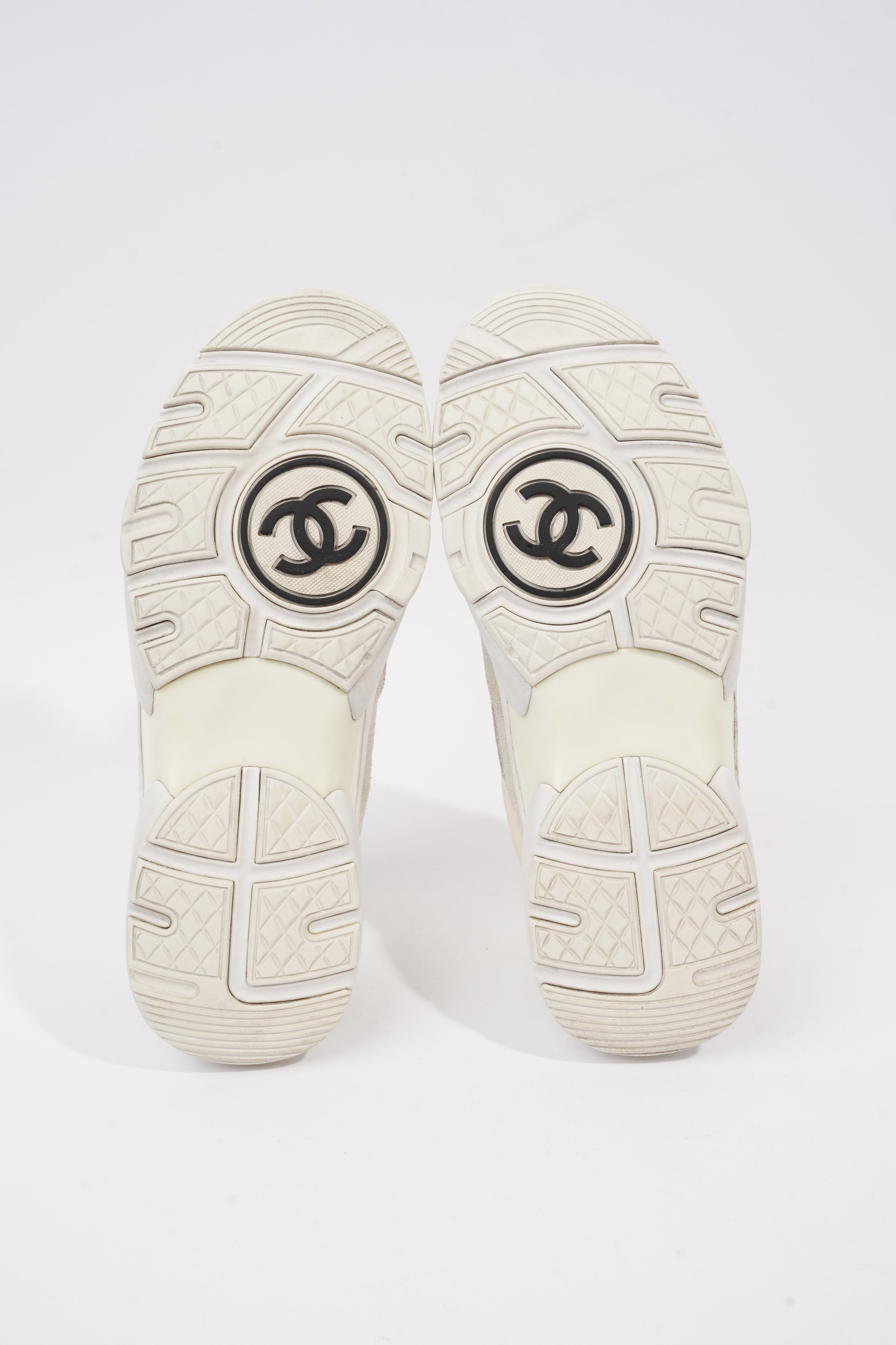 Chanel CC Logo Sneaker Grey / White / Red Suede EU 37.5 UK 4.5