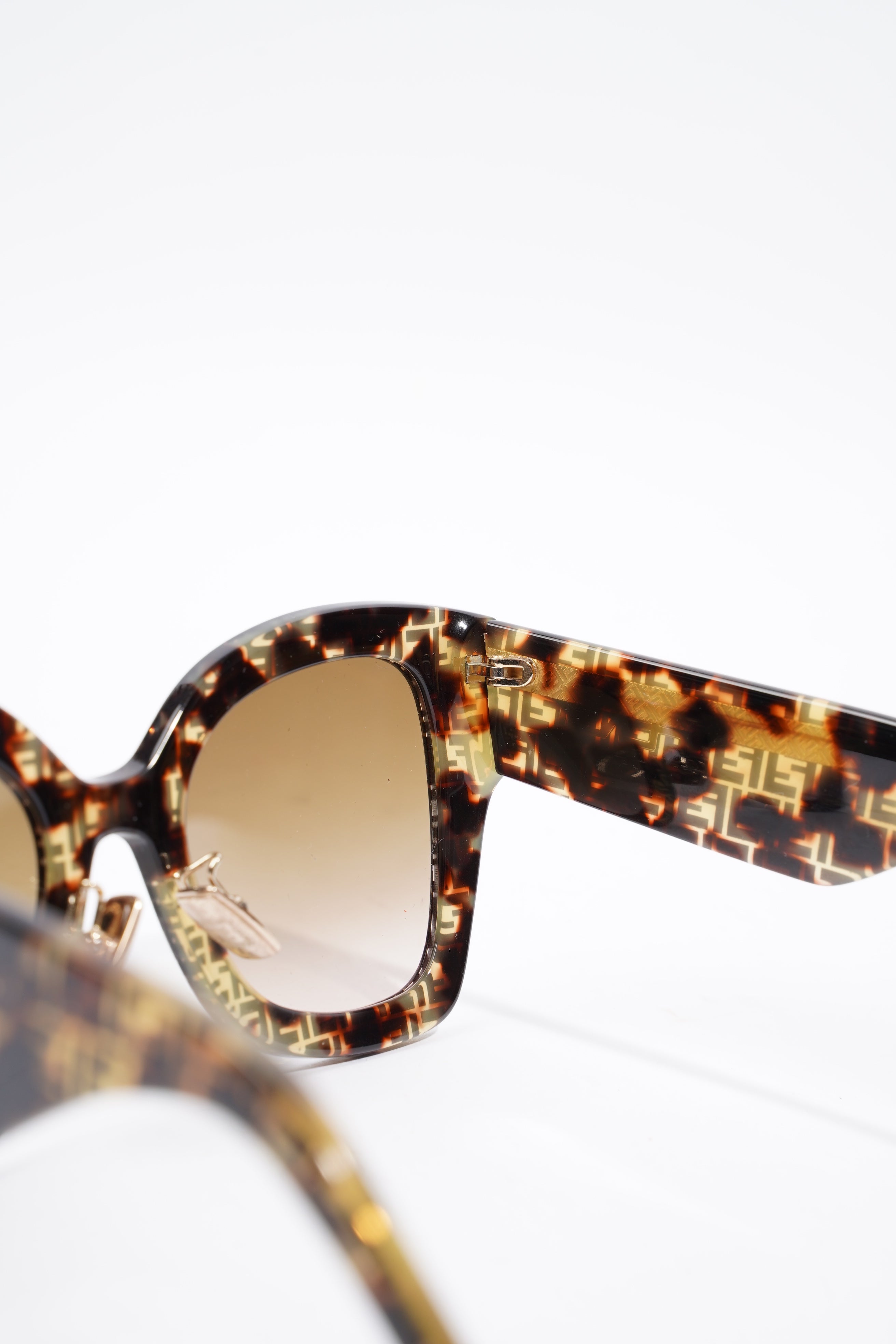 Fendi Oversized FF Frame Sunglasses Brown Acetate 51mm 23mm