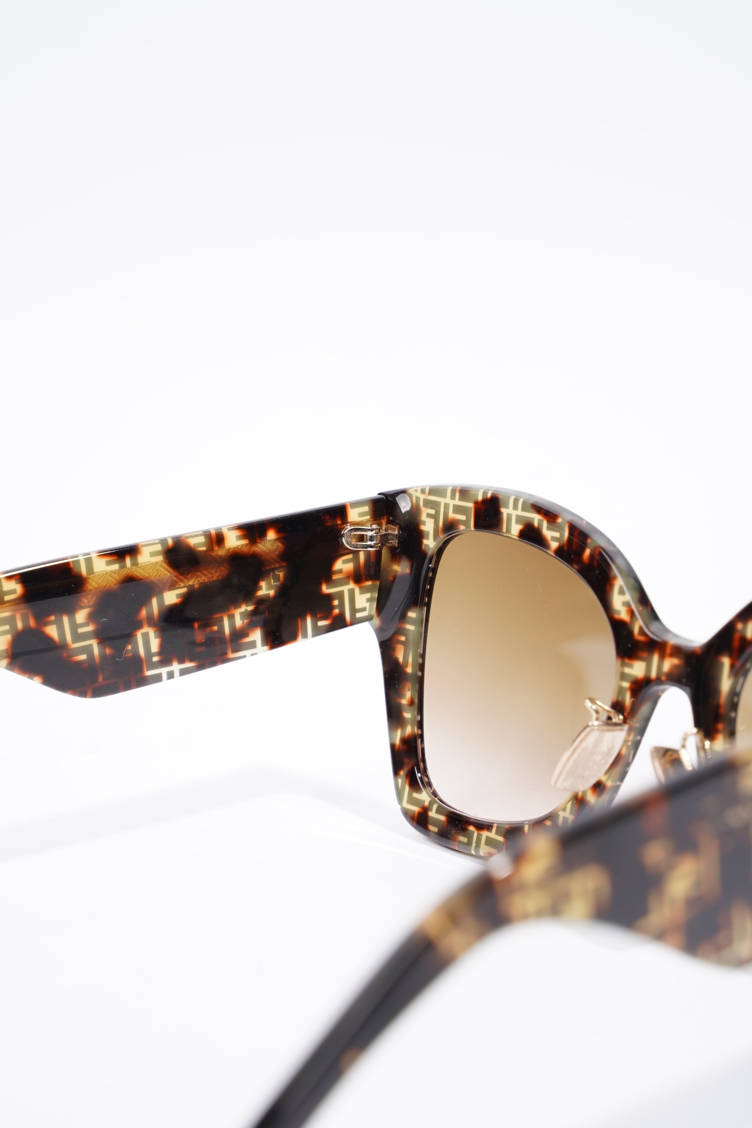 Fendi Oversized FF Frame Sunglasses Brown Acetate 51mm 23mm