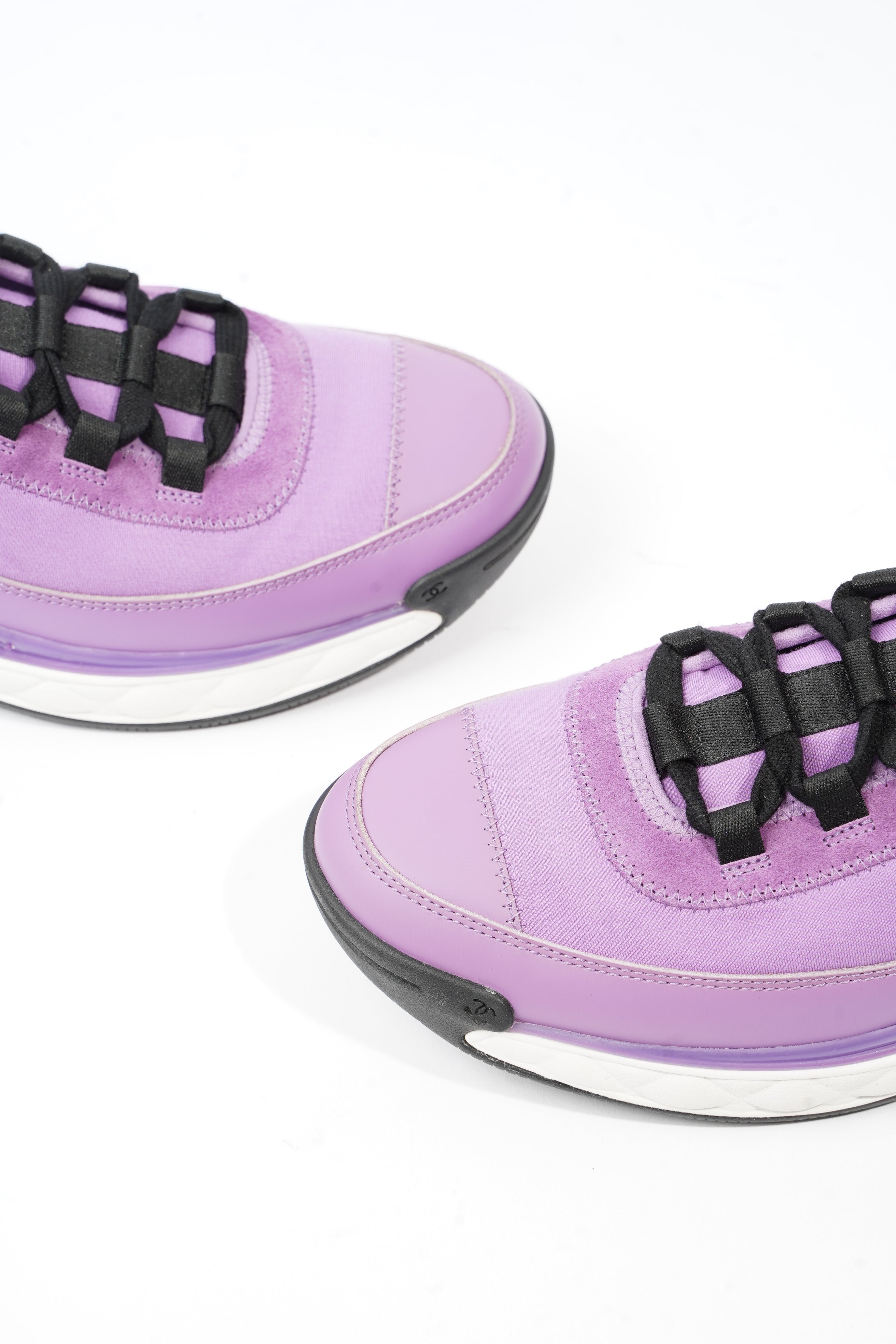 Chanel CC Logo Sneaker Lilac Suede EU 43 UK 9