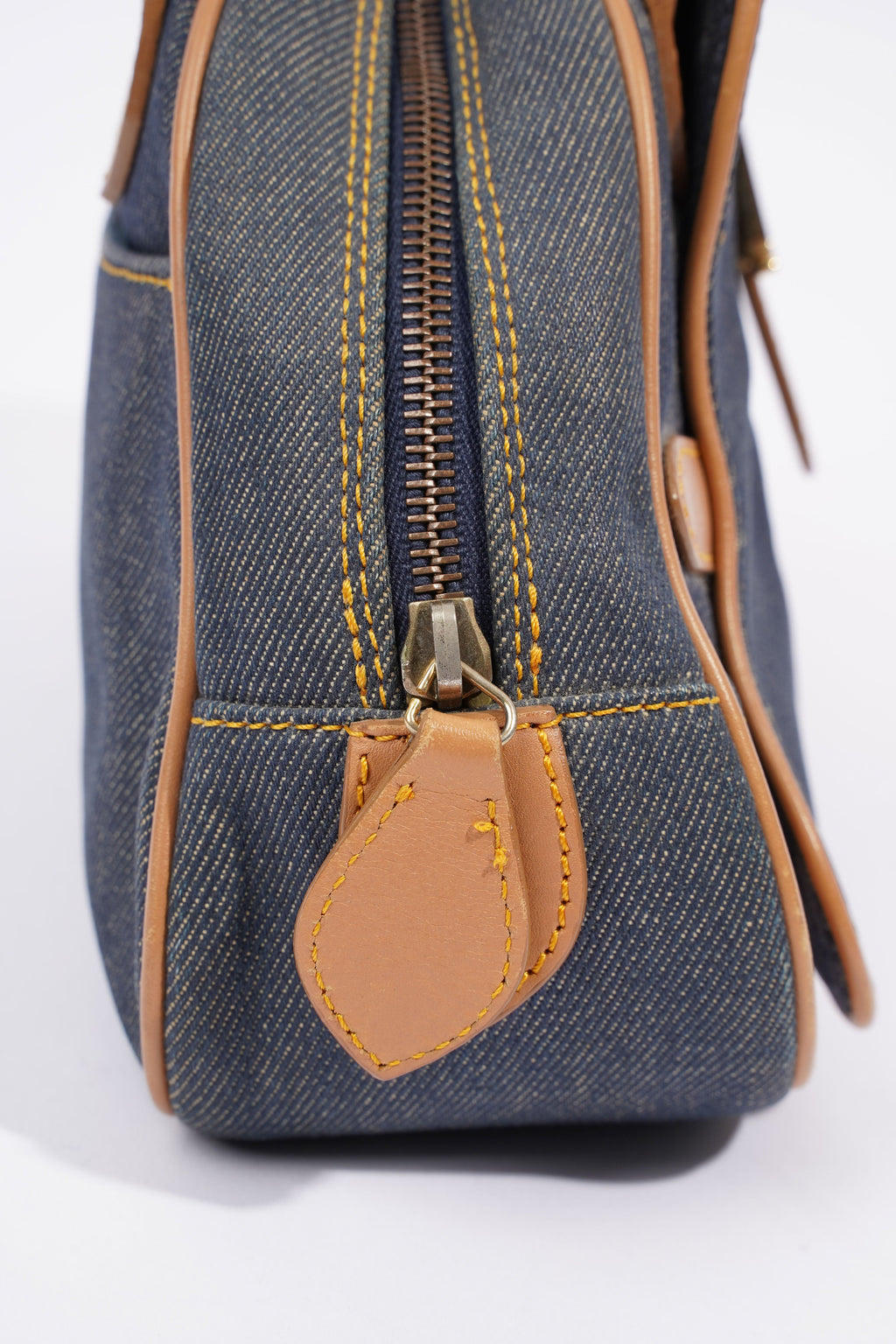 Christian Dior D Logo Handbag Denim / Brown Denim
