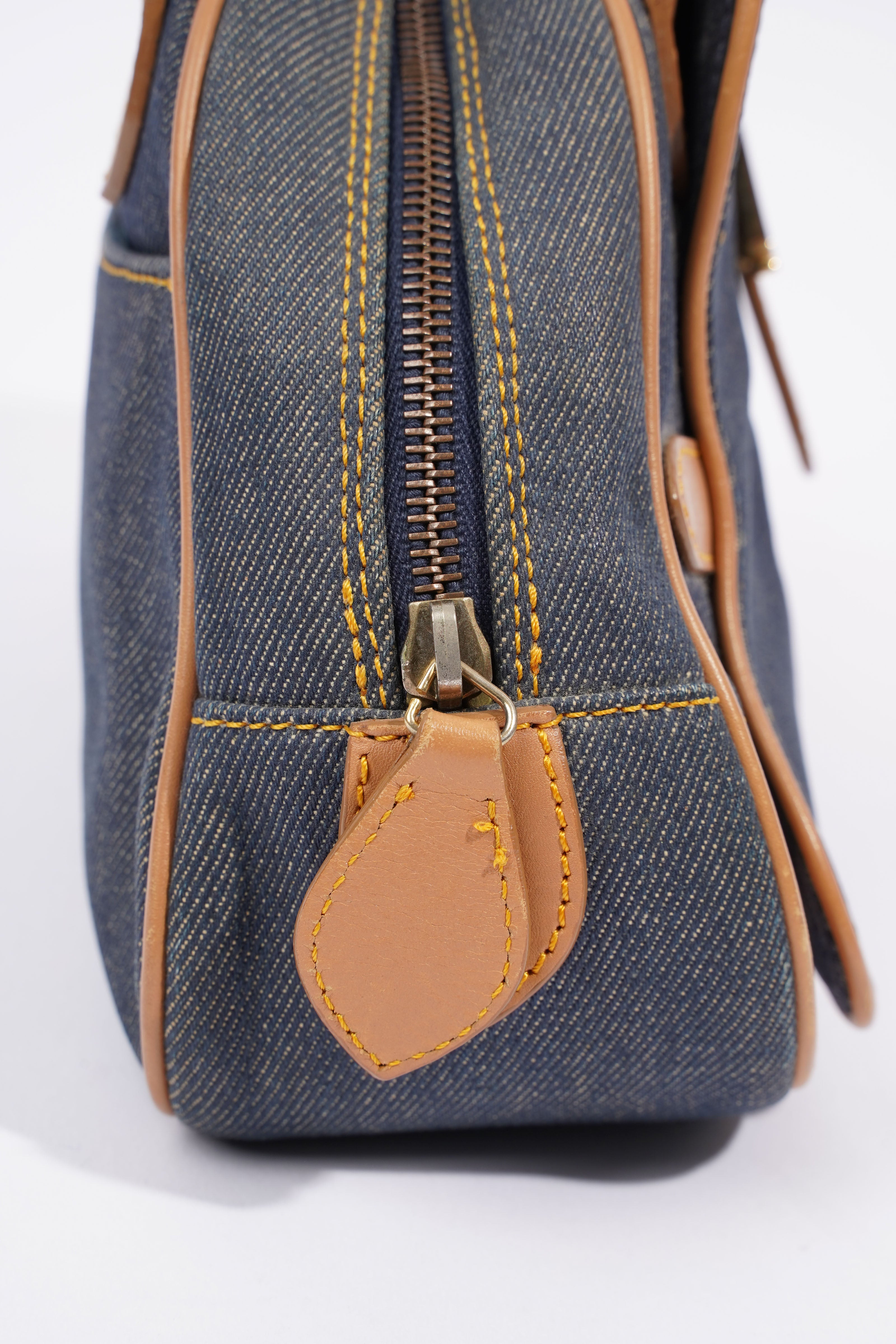 Christian Dior D Logo Handbag Denim / Brown Denim