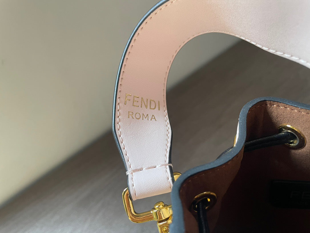 Luxury  Bags Fendi 050