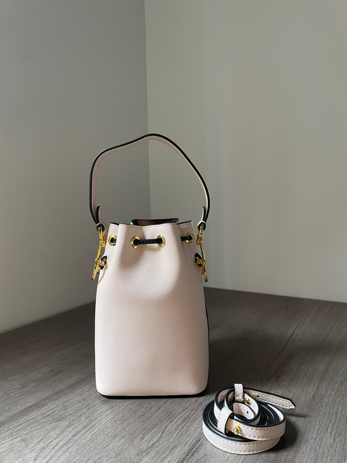 Luxury  Bags Fendi 050