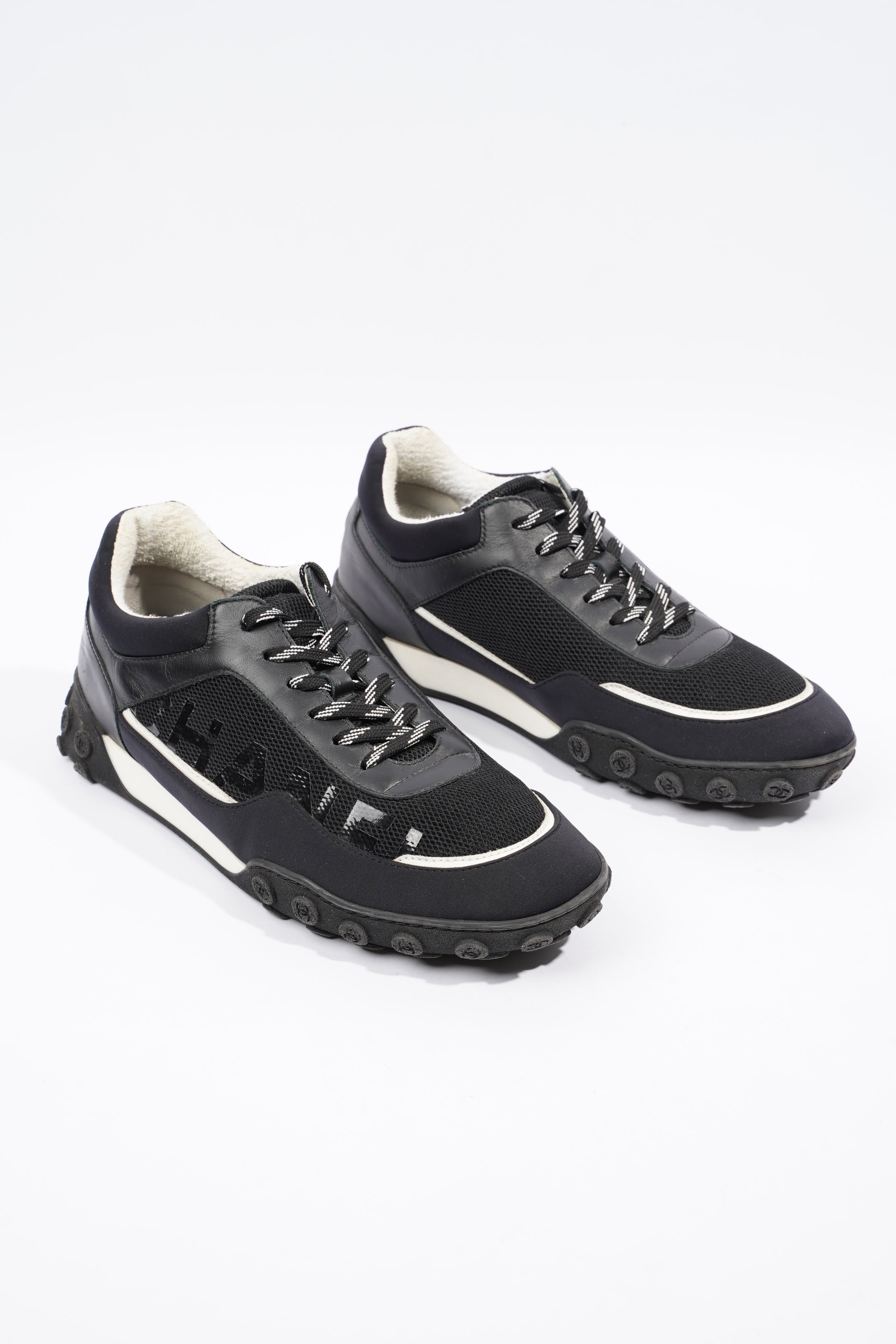 Chanel Low Top Sneaker Black / Navy Mesh EU 43 UK 9