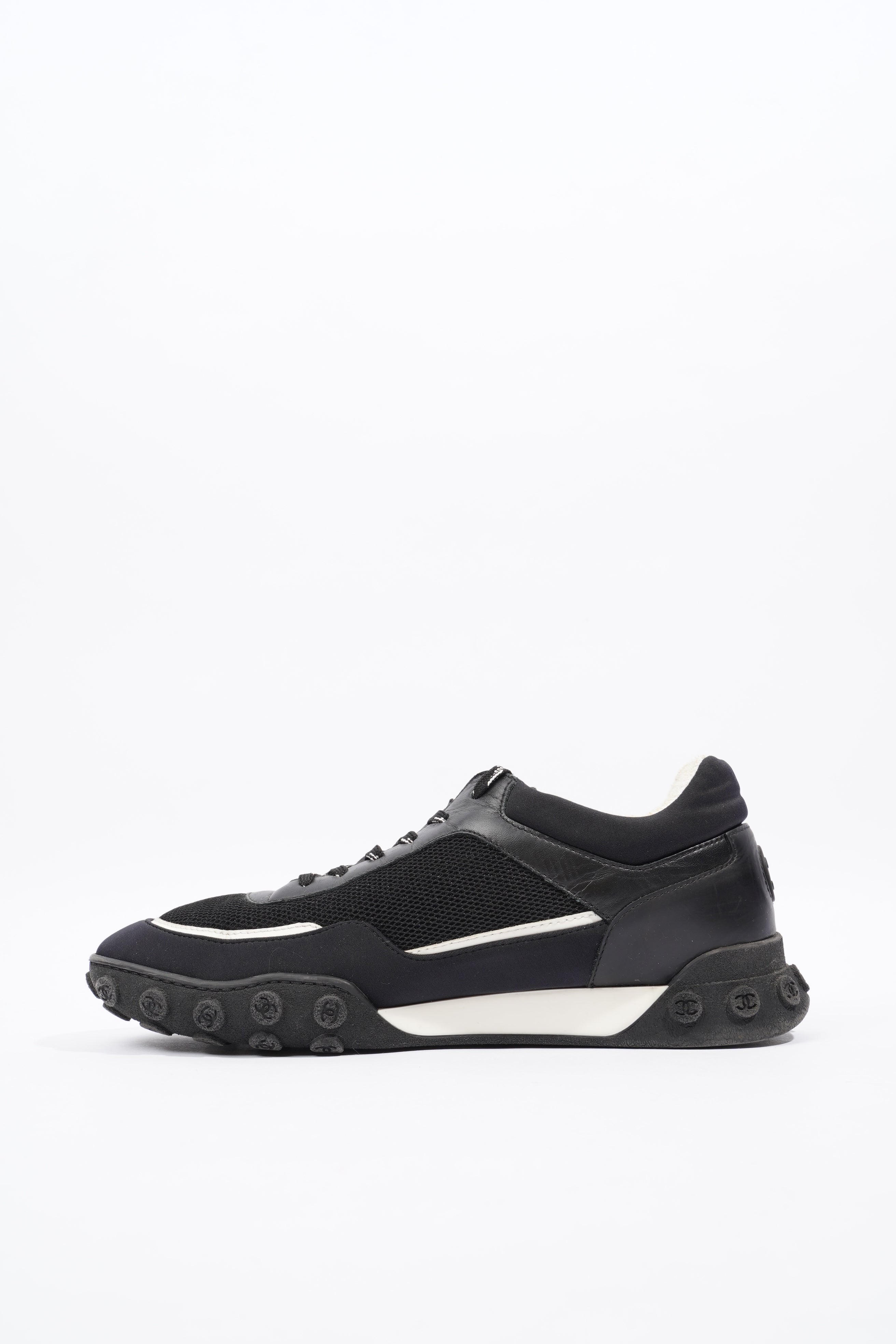 Chanel Low Top Sneaker Black / Navy Mesh EU 43 UK 9