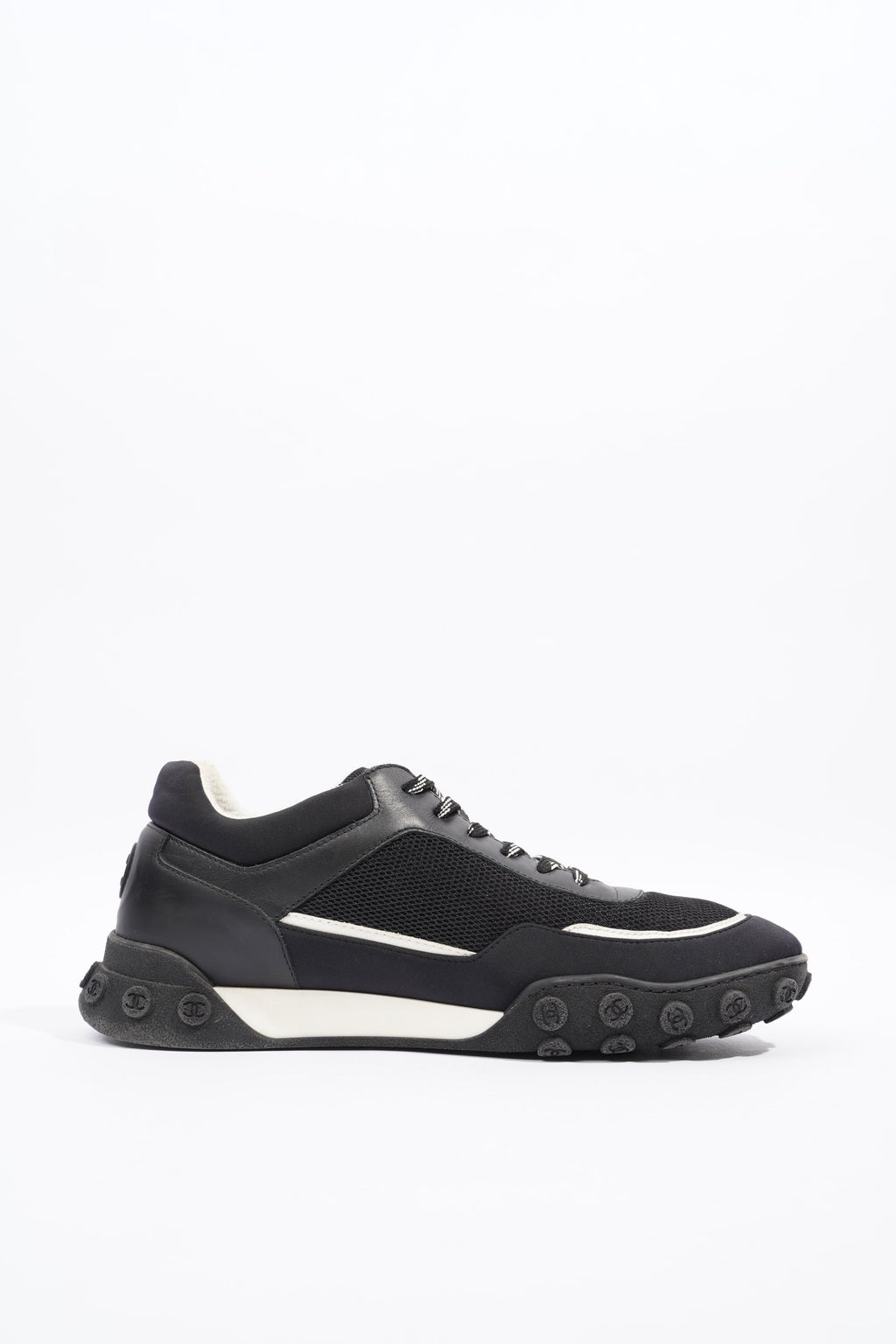 Chanel Low Top Sneaker Black / Navy Mesh EU 43 UK 9