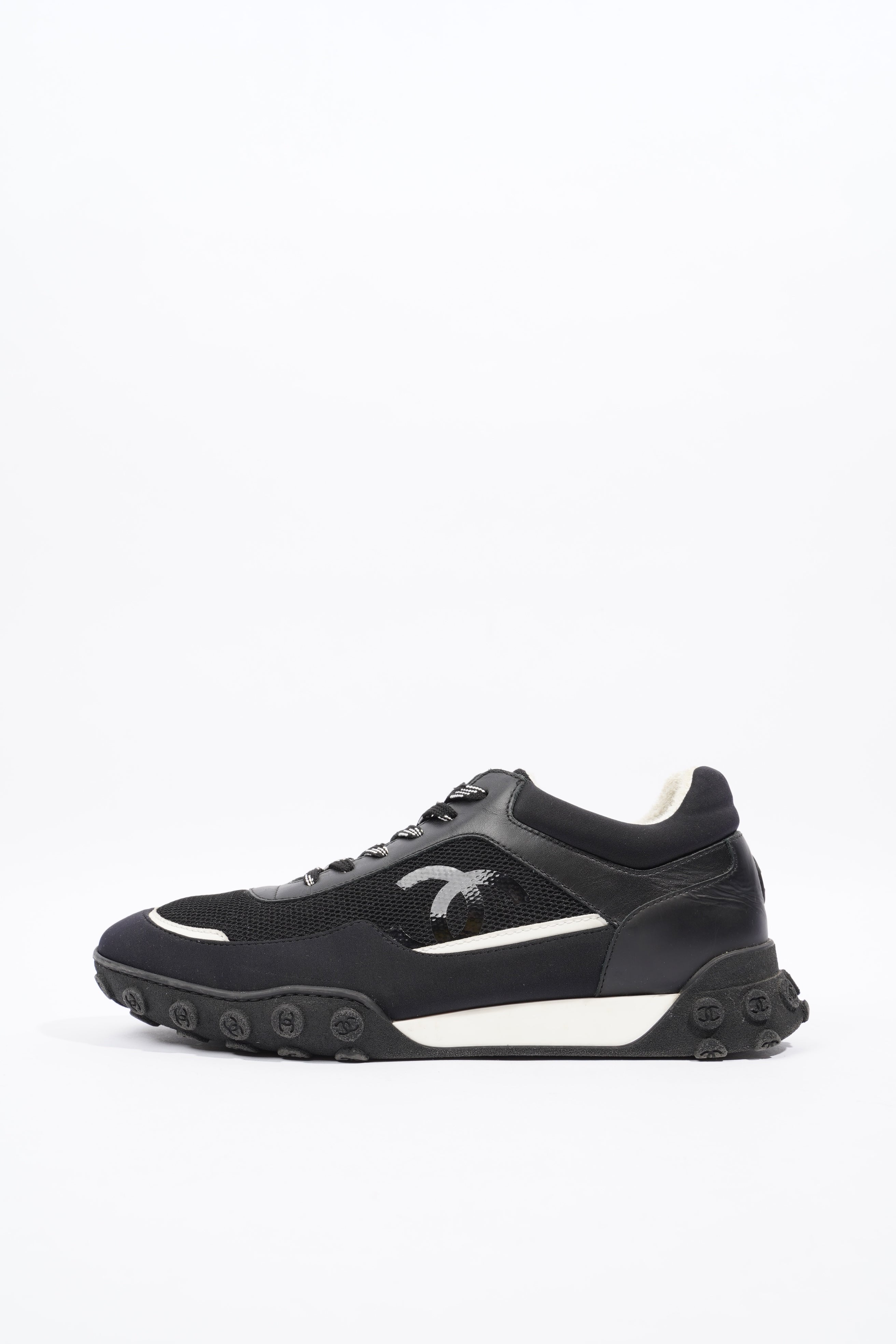 Chanel Low Top Sneaker Black / Navy Mesh EU 43 UK 9