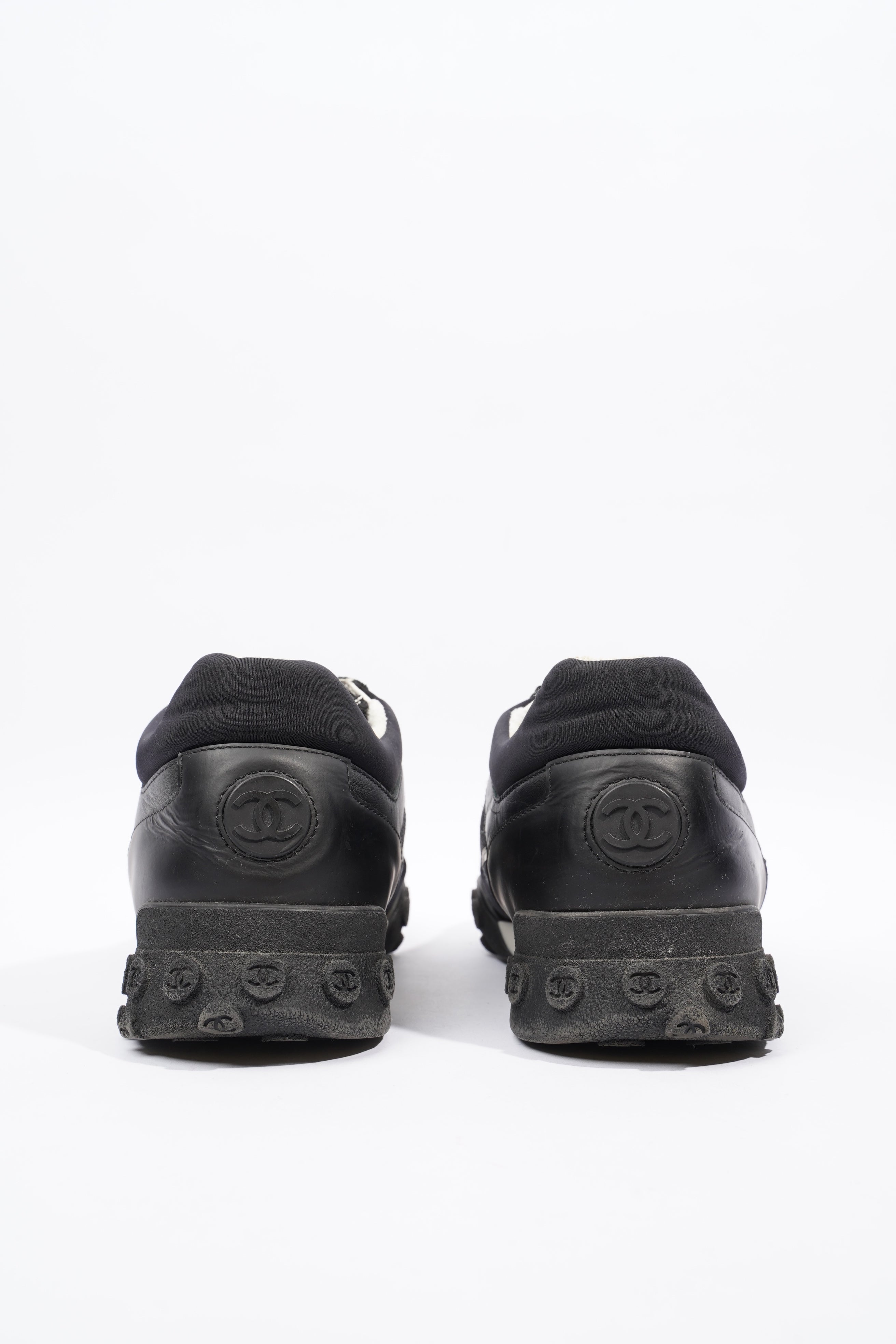 Chanel Low Top Sneaker Black / Navy Mesh EU 43 UK 9