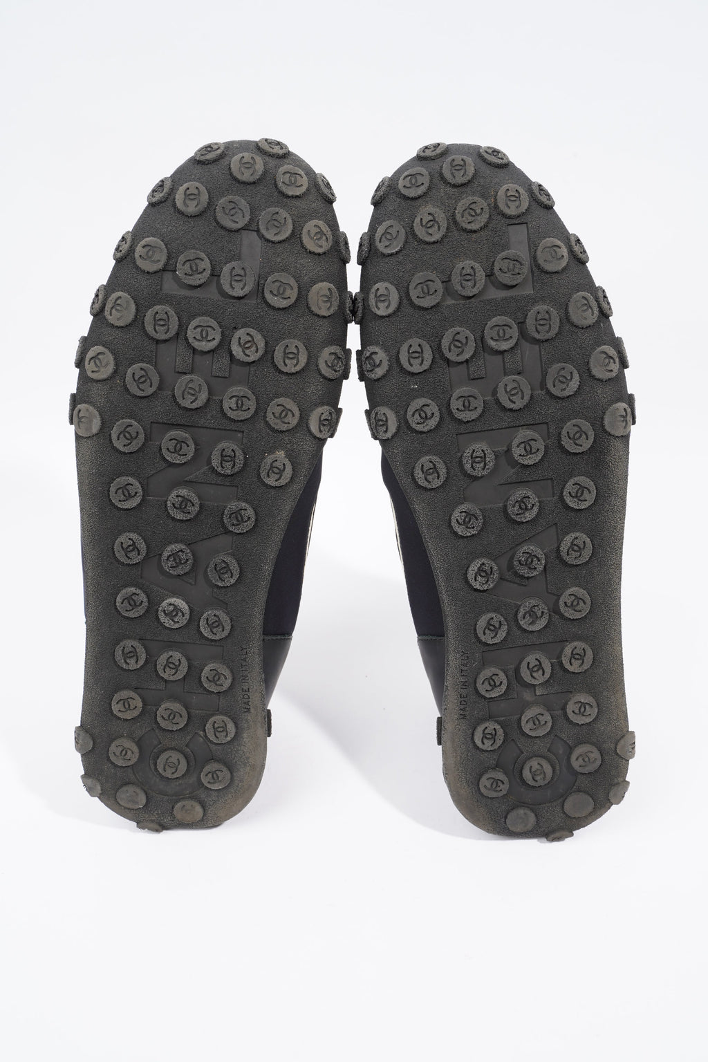 Chanel Low Top Sneaker Black / Navy Mesh EU 43 UK 9