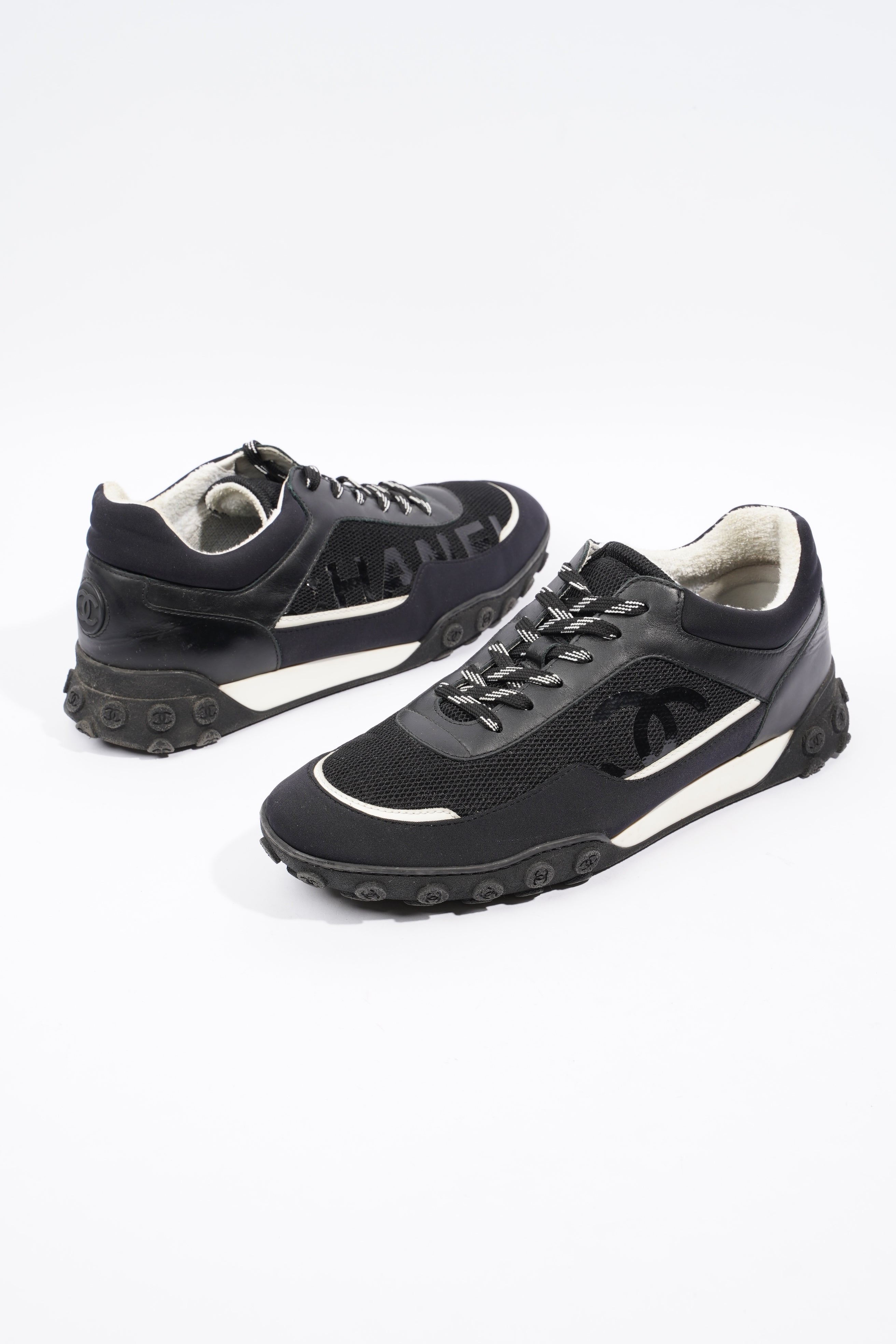 Chanel Low Top Sneaker Black / Navy Mesh EU 43 UK 9