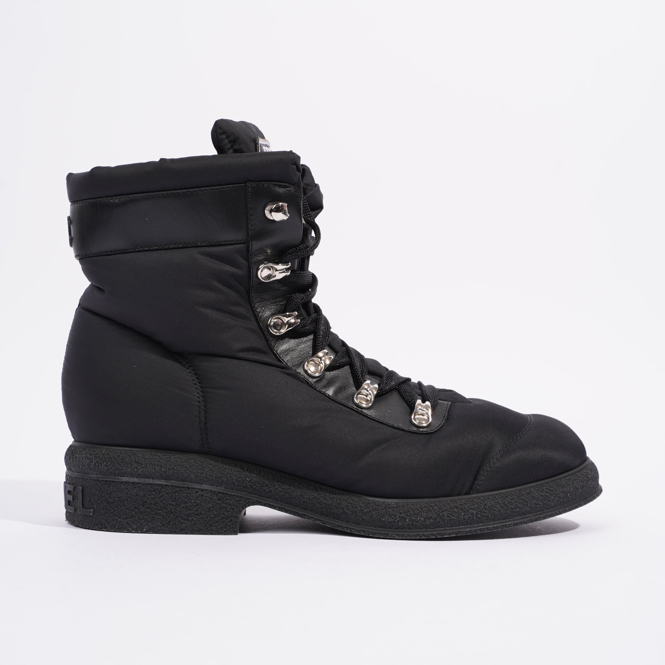 Chanel CC Logo Sneaker Black Suede EU 41 UK 8