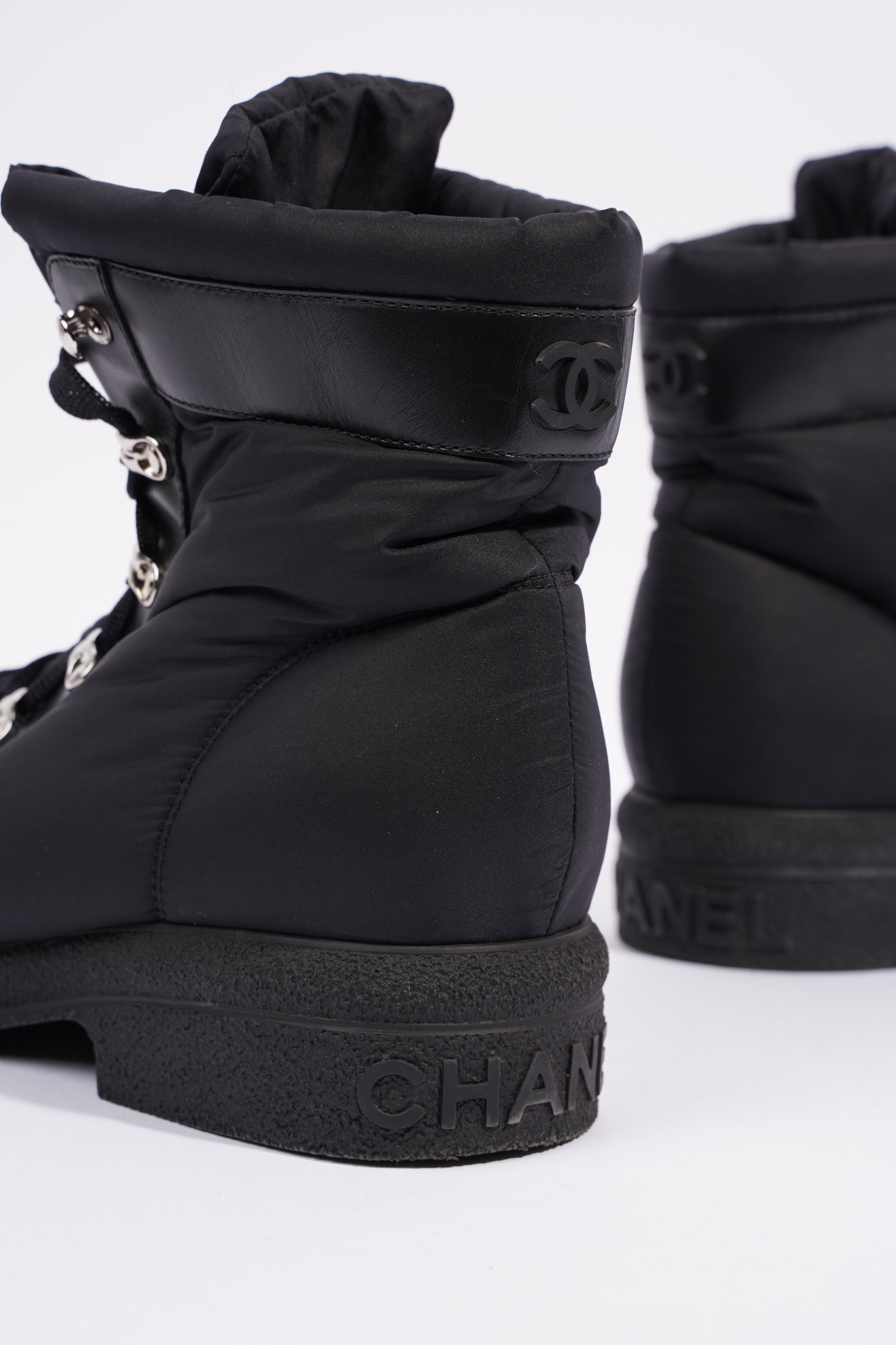 Chanel CC Logo Sneaker Black Suede EU 41 UK 8