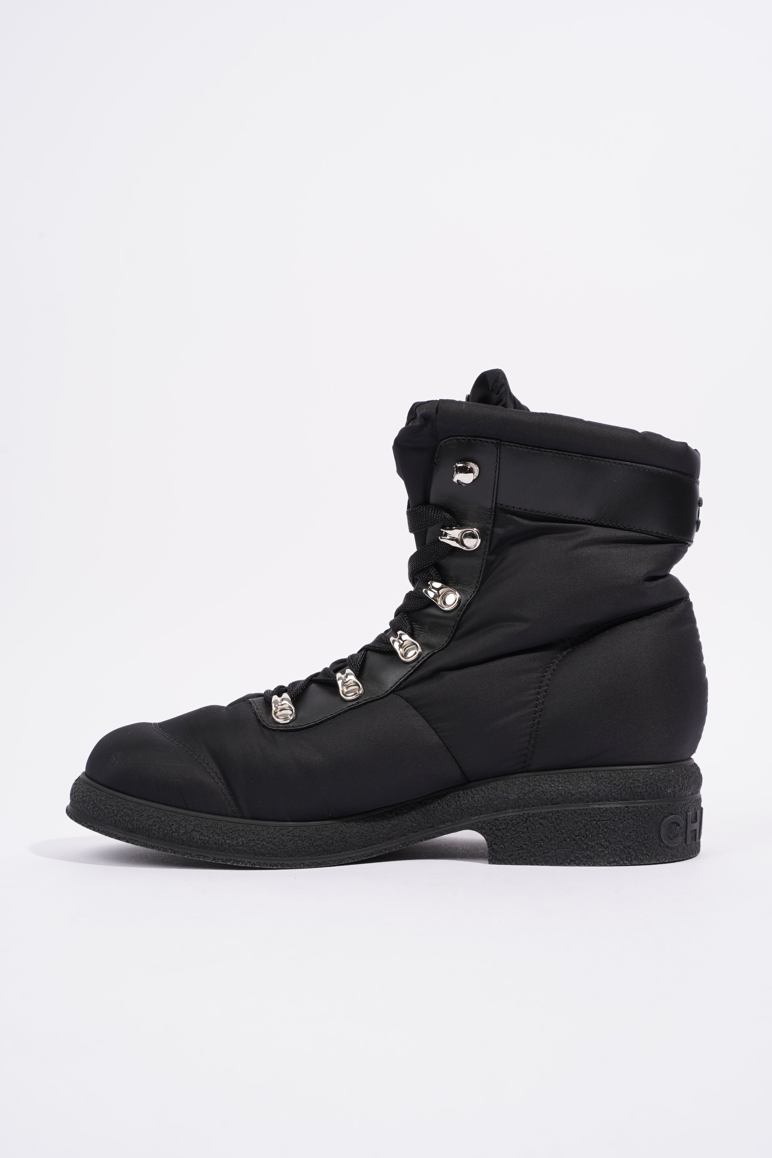 Chanel CC Logo Sneaker Black Suede EU 41 UK 8