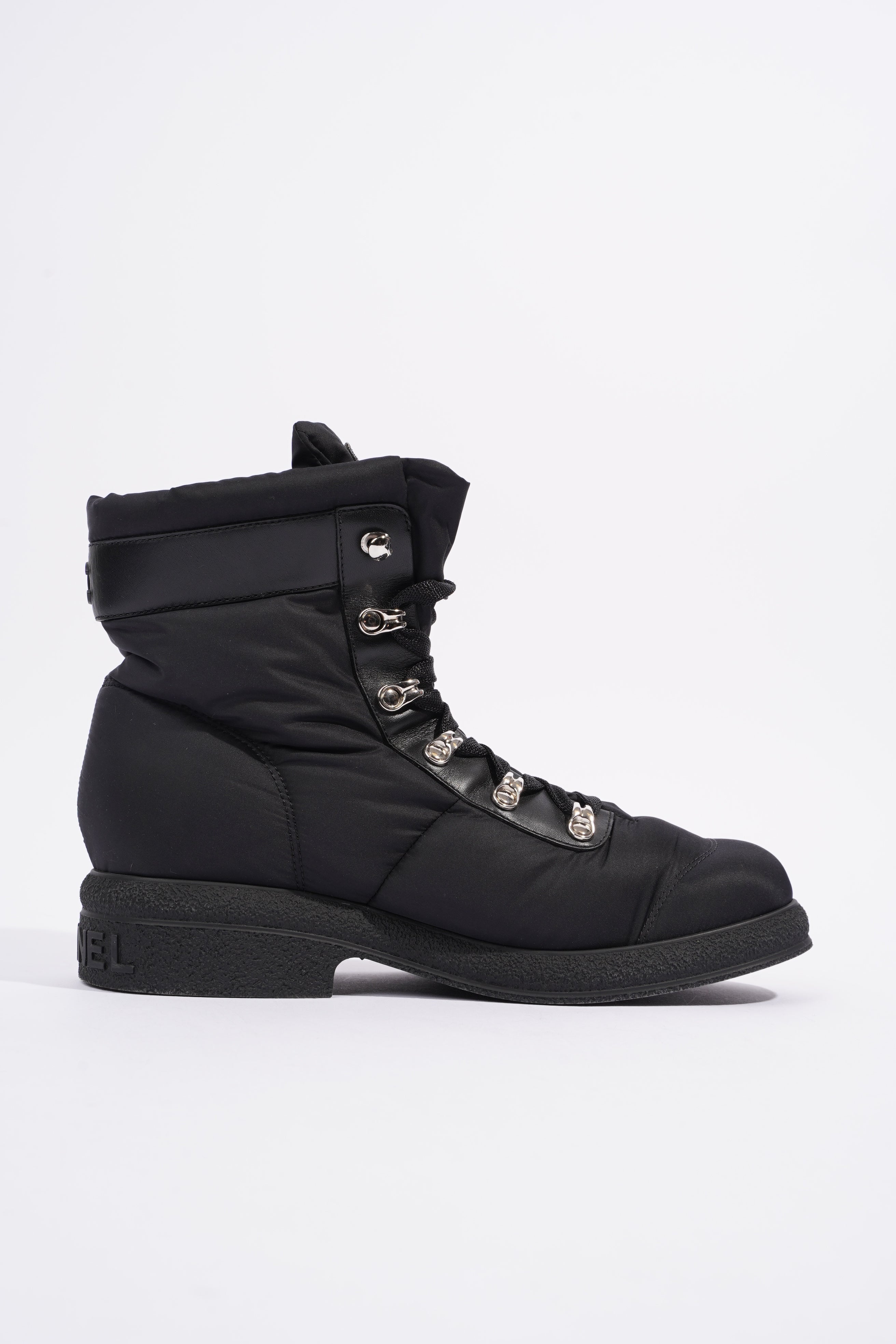 Chanel CC Logo Sneaker Black Suede EU 41 UK 8