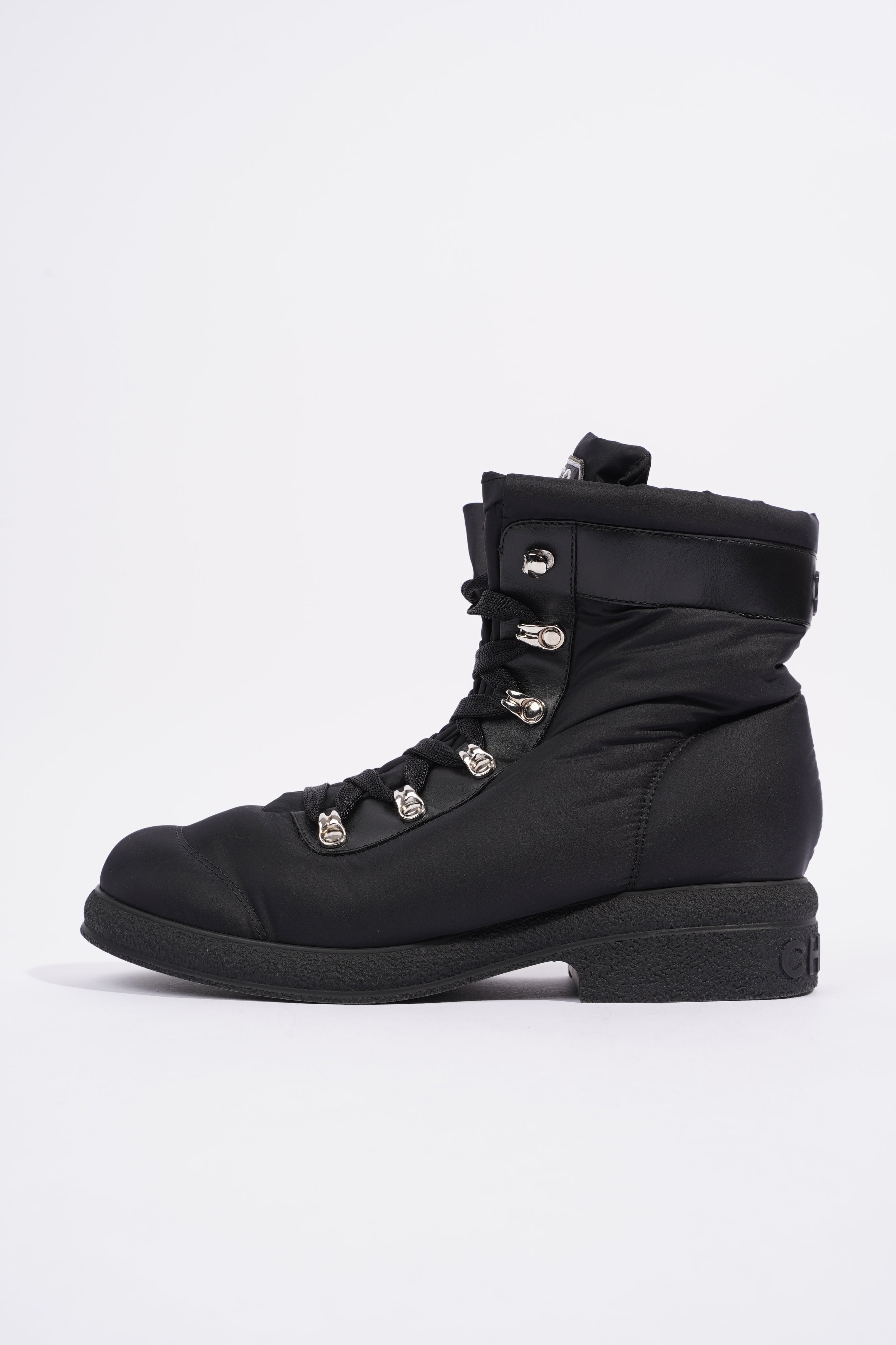 Chanel CC Logo Sneaker Black Suede EU 41 UK 8
